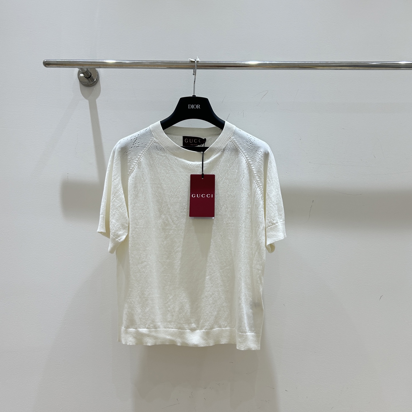 “Original Gucci Binary Short Sleeve Outfits: Classic Design for Stylish Women” - 图片 3