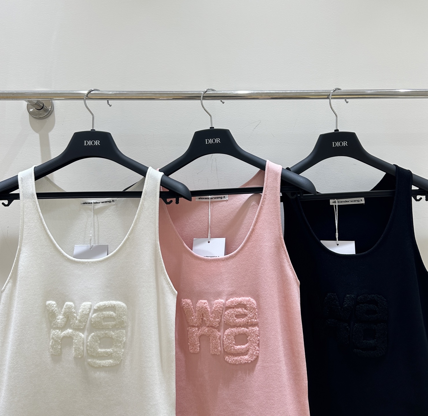 Fashionable Alexander Wang Towel-Embroidered Female Suit: Original, Hardcore, and Summer-Ready - 图片 6