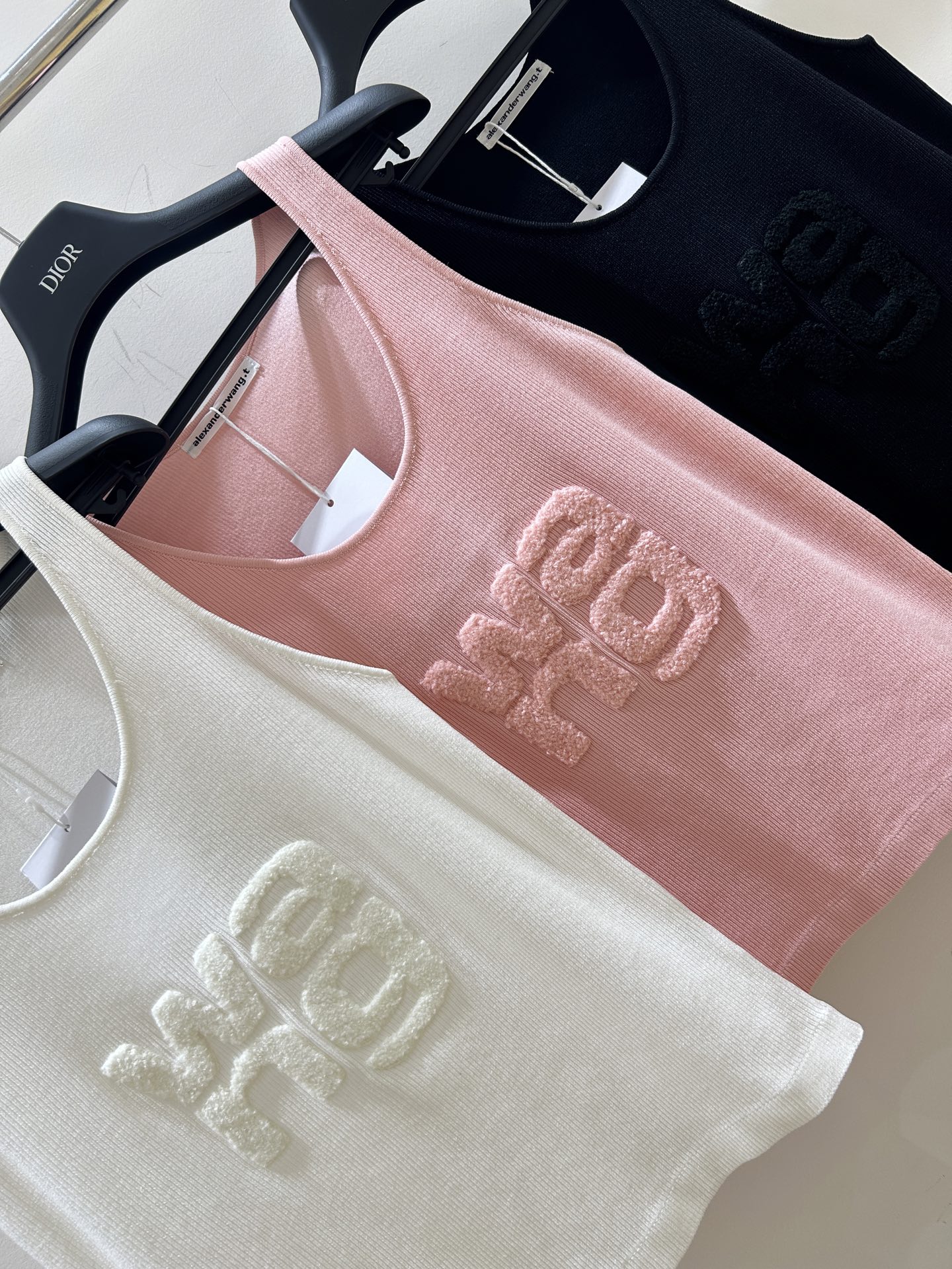 Fashionable Alexander Wang Towel-Embroidered Female Suit: Original, Hardcore, and Summer-Ready - 图片 8