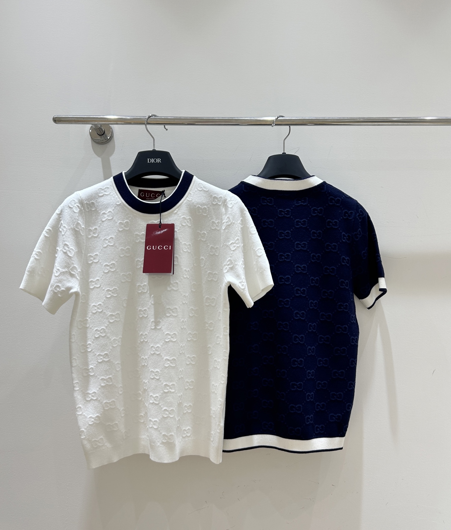 Luxurious Gucci Dress with Short-Sleeve Design and Letter Detailing - 图片 2