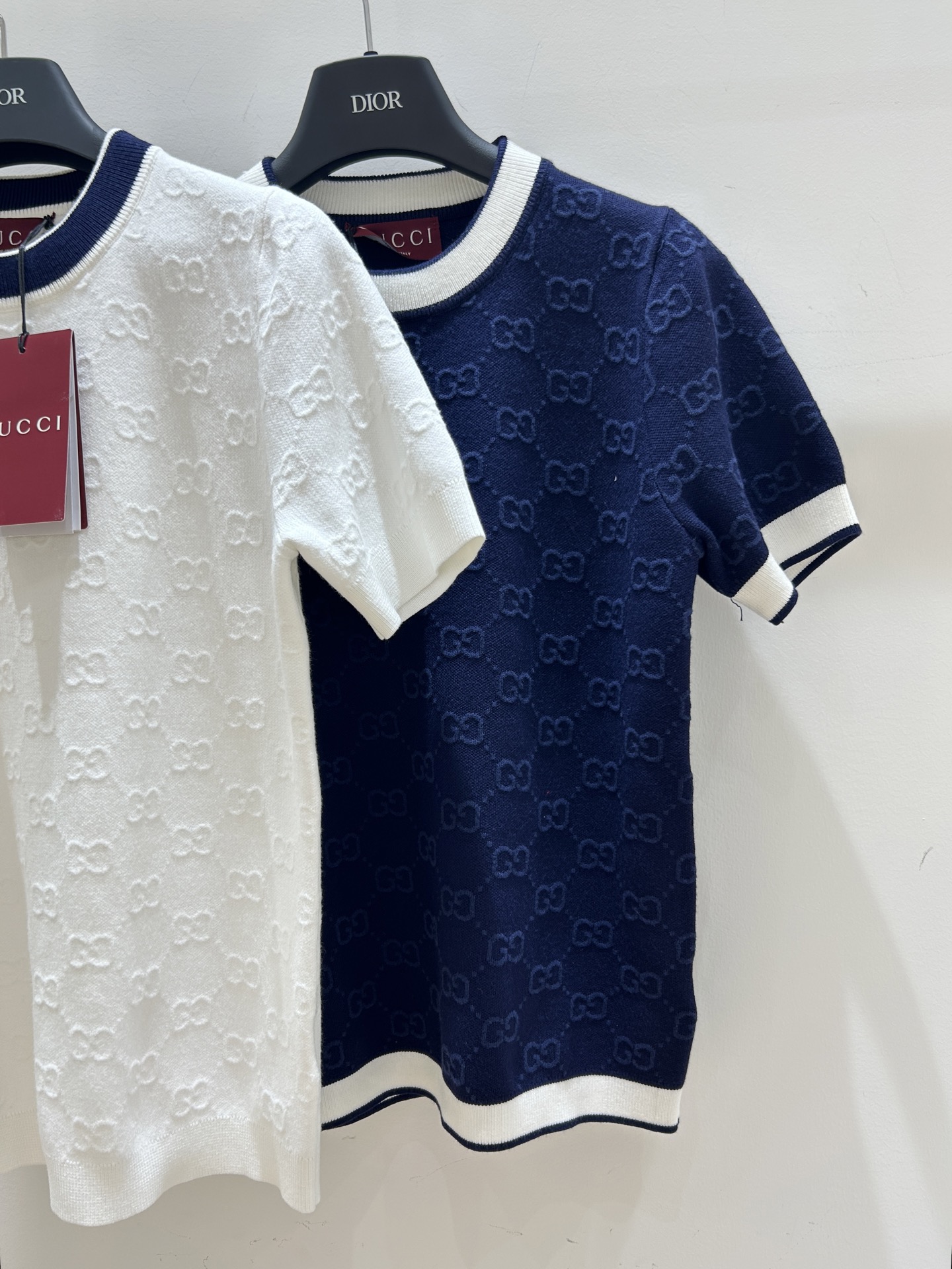 Luxurious Gucci Dress with Short-Sleeve Design and Letter Detailing - 图片 8