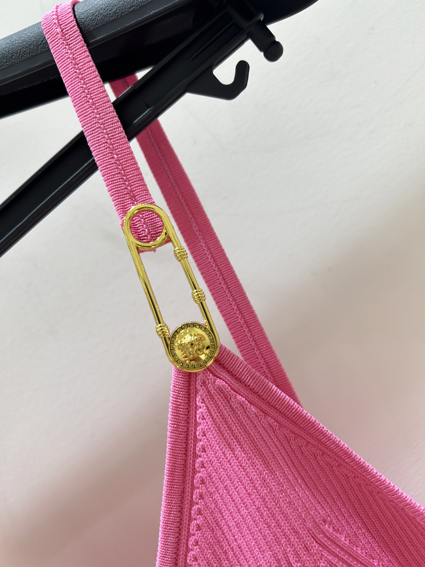 Luxurious Bad-Ass Girl Summer Dress with Elegant Pin Design and High-Quality Fabric - 图片 7