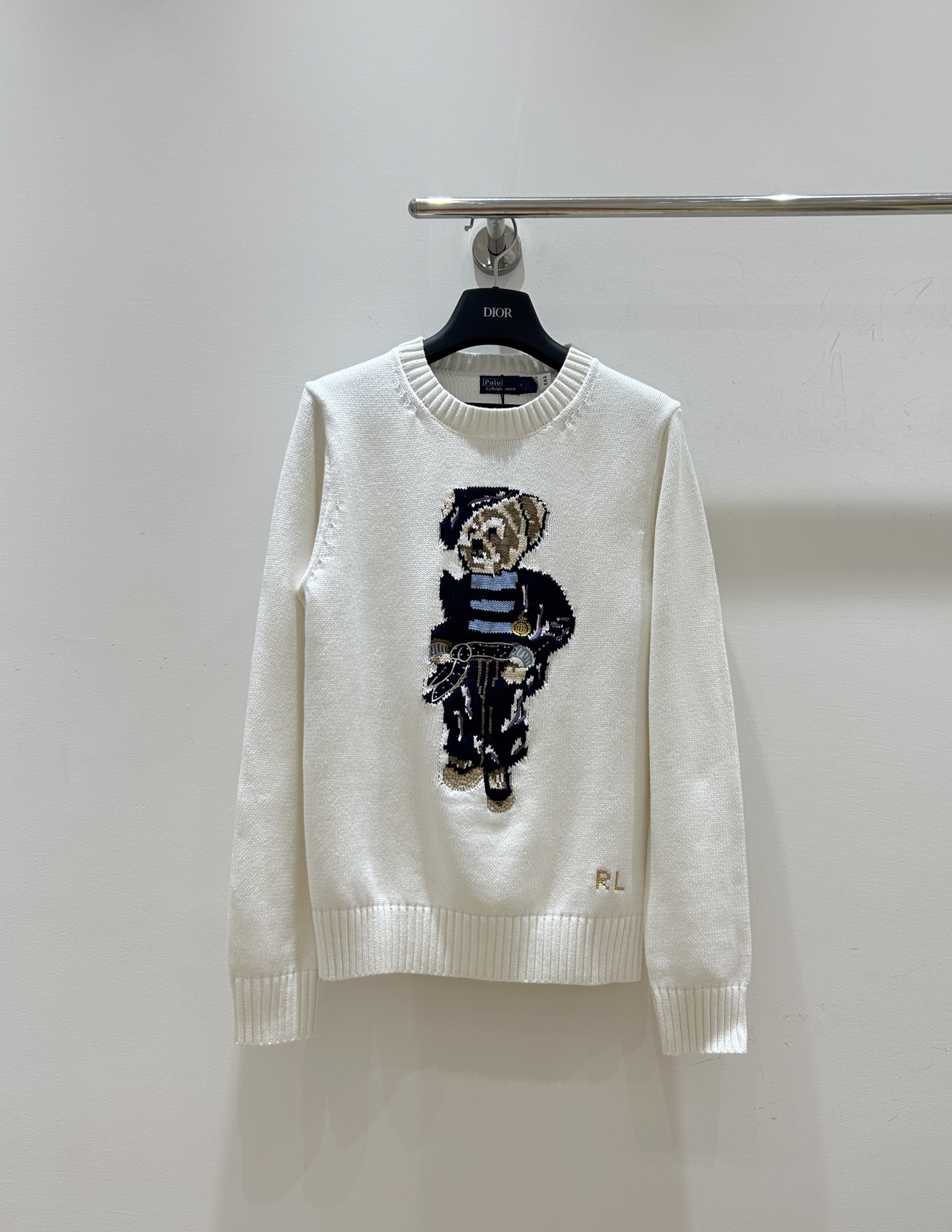 NO:665131,New autumn and winter sweaters are here!  Ralph Lauren's heavy bear embroidered pullover knitted sweater, exquisite embroidery, soft and skin-friendly, fashionable and warm, hurry up and buy it!  ,,loro piana,sweaters, 19860909秋冬毛衣新款闪亮登场！Ralph Lauren家这款小熊重工刺绣套头针织毛衣,精致刺绣,软糯亲肤,时尚又保暖,速来抢购！,,loro piana,sweaters, ,Women's clothing