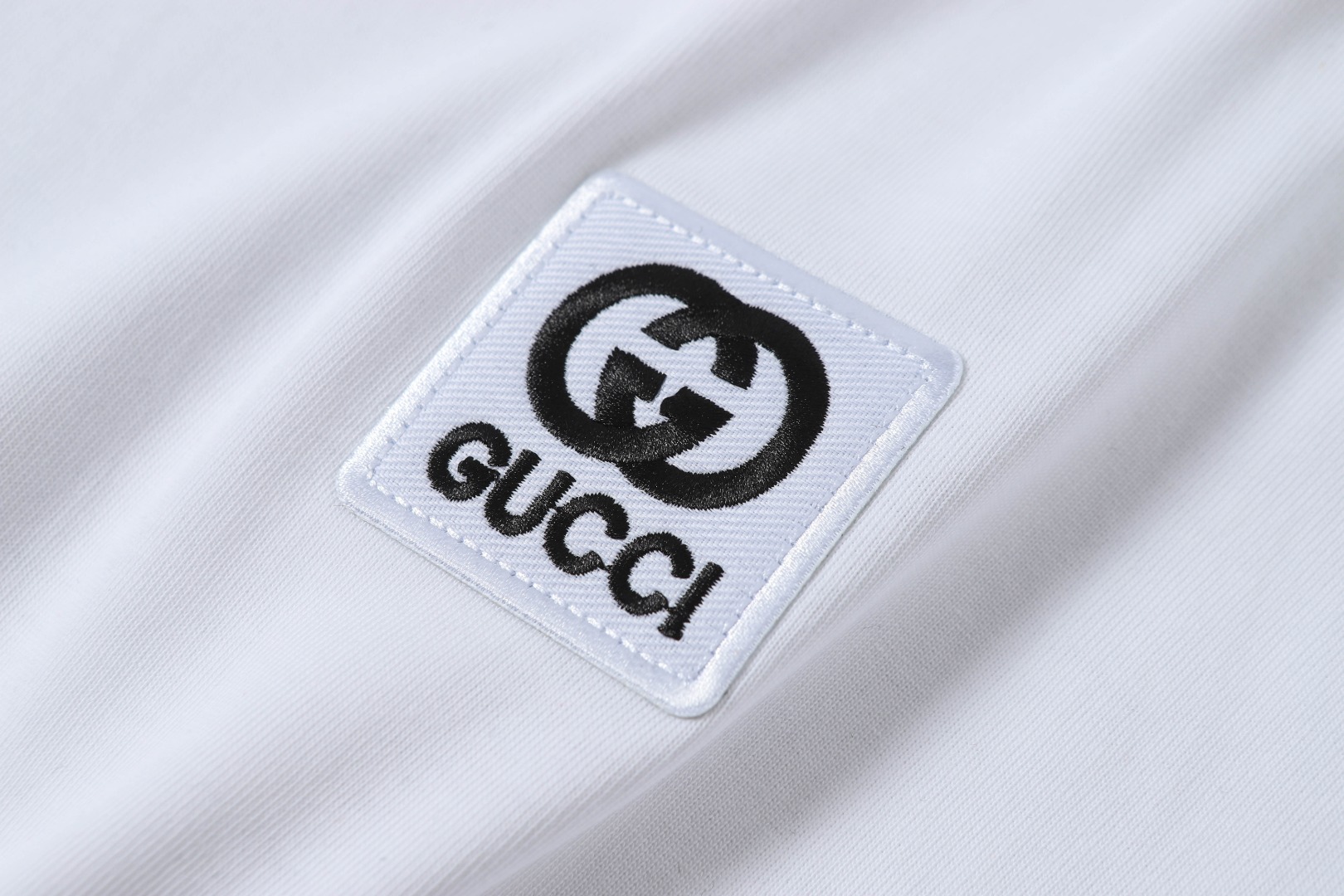Gucci 2025 Embroidered Couple T-Shirt – High-End Fashion, Original Design, Unisex S-XL Sizes - 图片 3