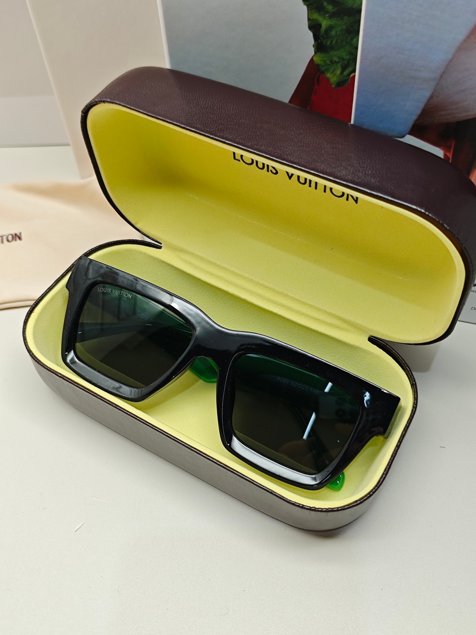 LV路易威登2024新款方形太阳眼镜女款男款遮阳墨镜黑绿拼色时尚防紫外线黑