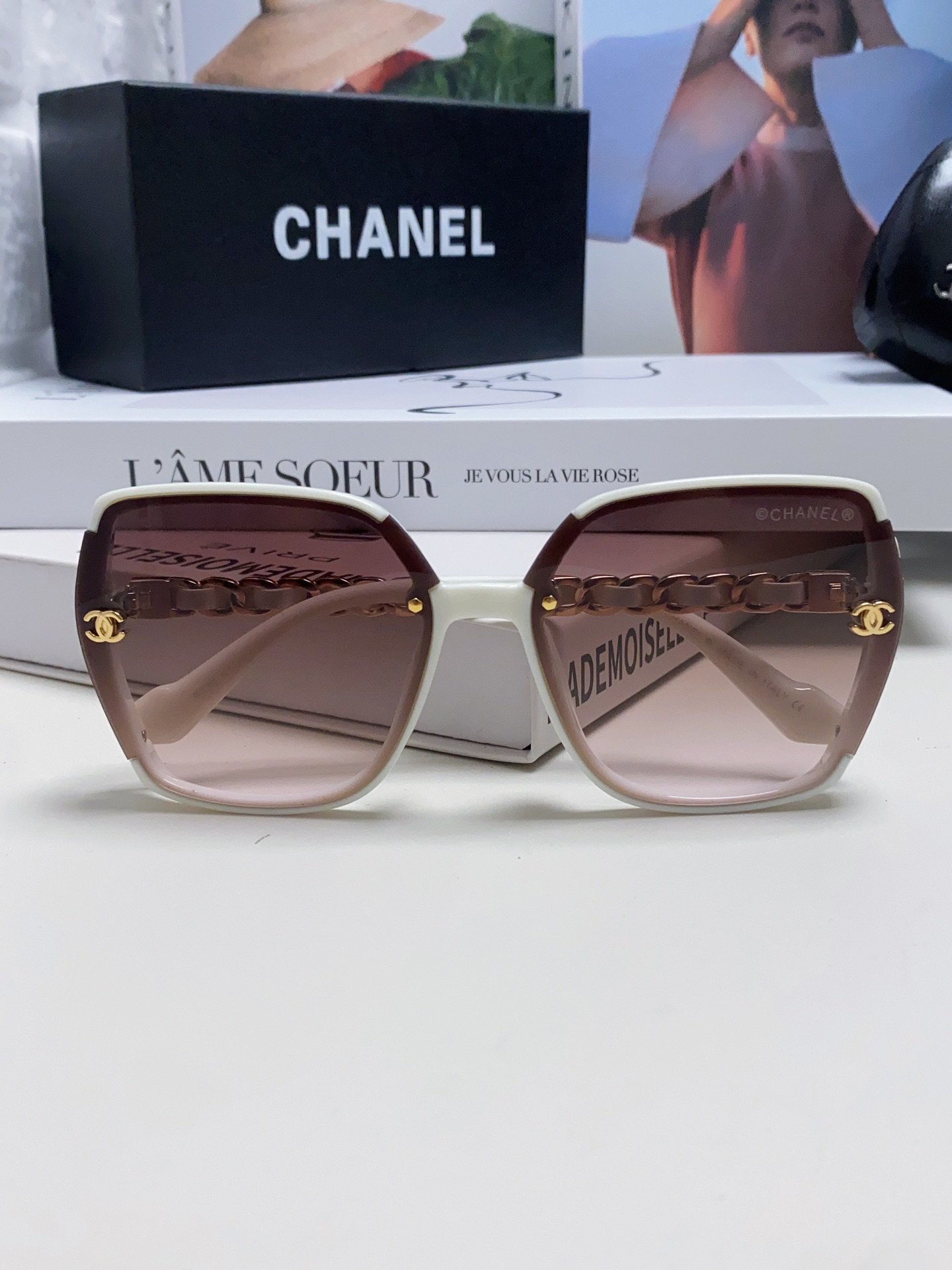 Chanel香奈儿欧美境外新款太阳镜C家网红男女款大牌墨镜旅游驾驶眼镜潮流版型搭配皮链
