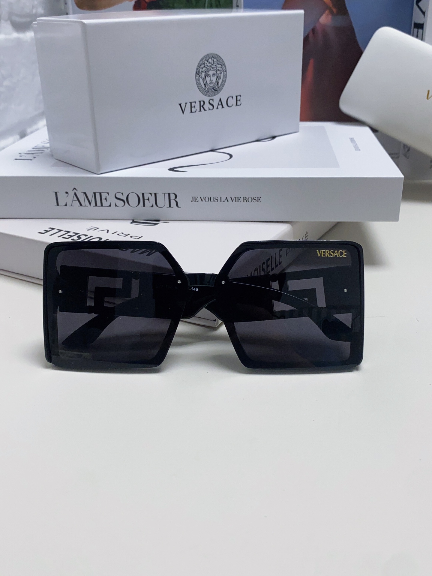 Versace范思哲2024新款欧美网红潮流大框方形墨镜女圆脸显瘦百搭镂空眼镜潮男嘻哈太阳镜