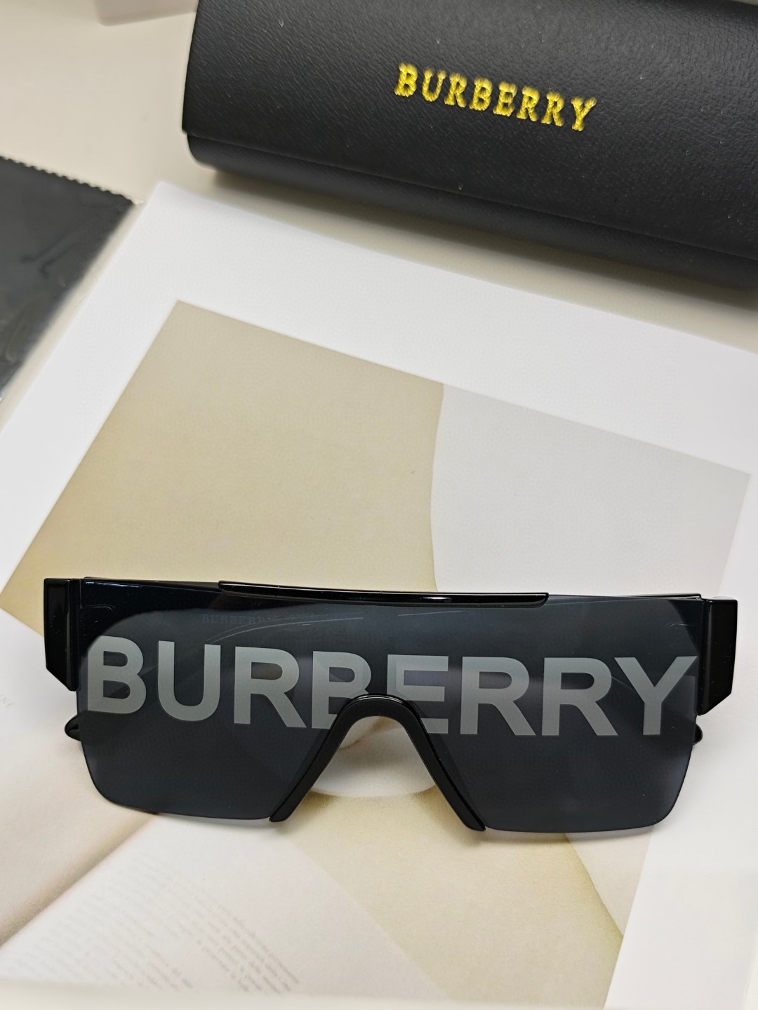 新色到巴宝莉Burberry字母印花太阳眼镜4291巴宝莉嘻哈墨镜护目镜BE4291一片式墨镜男女款太阳