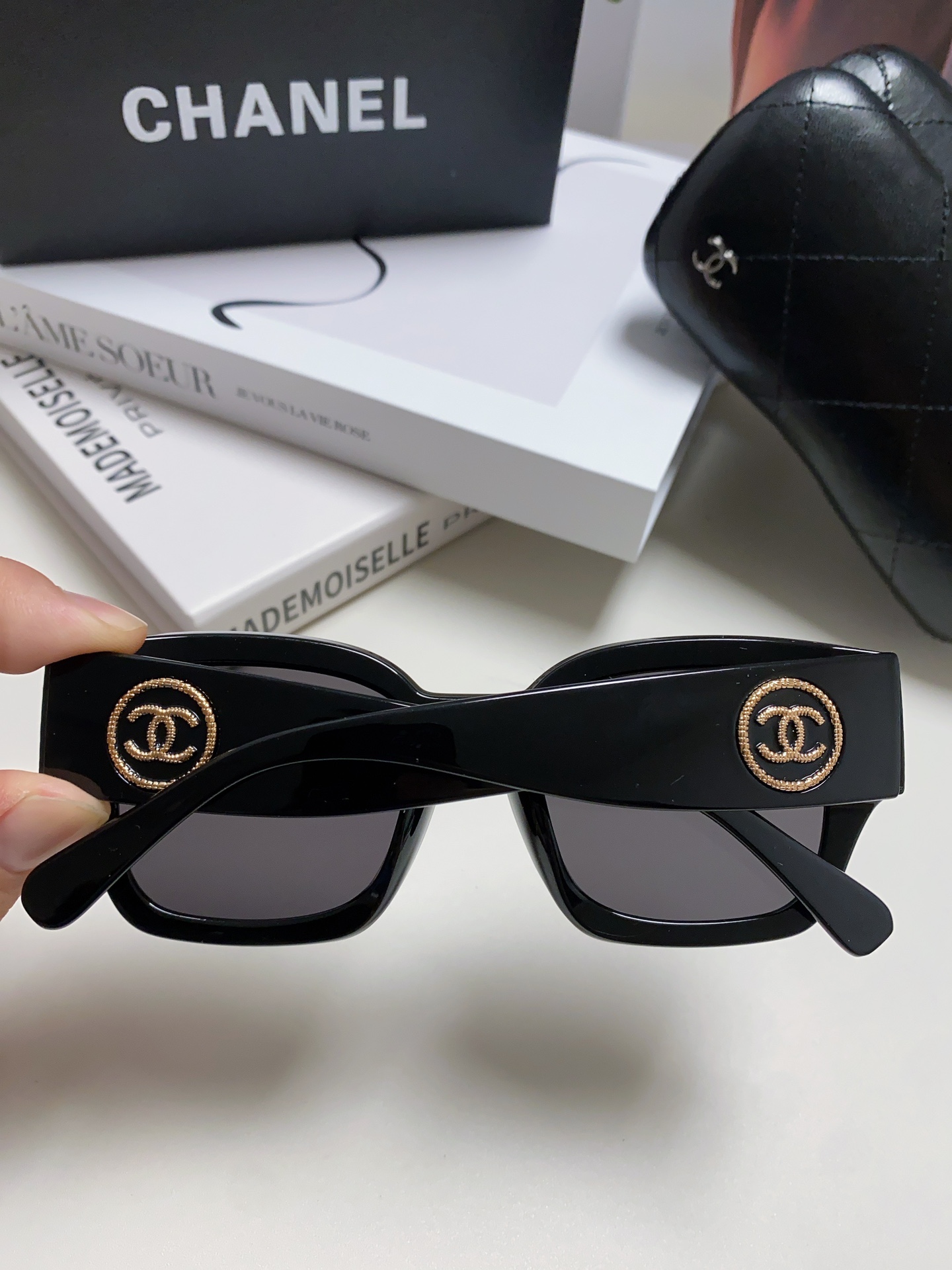 Chanel香奈儿2024夏季新款墨镜时尚小红书同款个性潮流眼镜