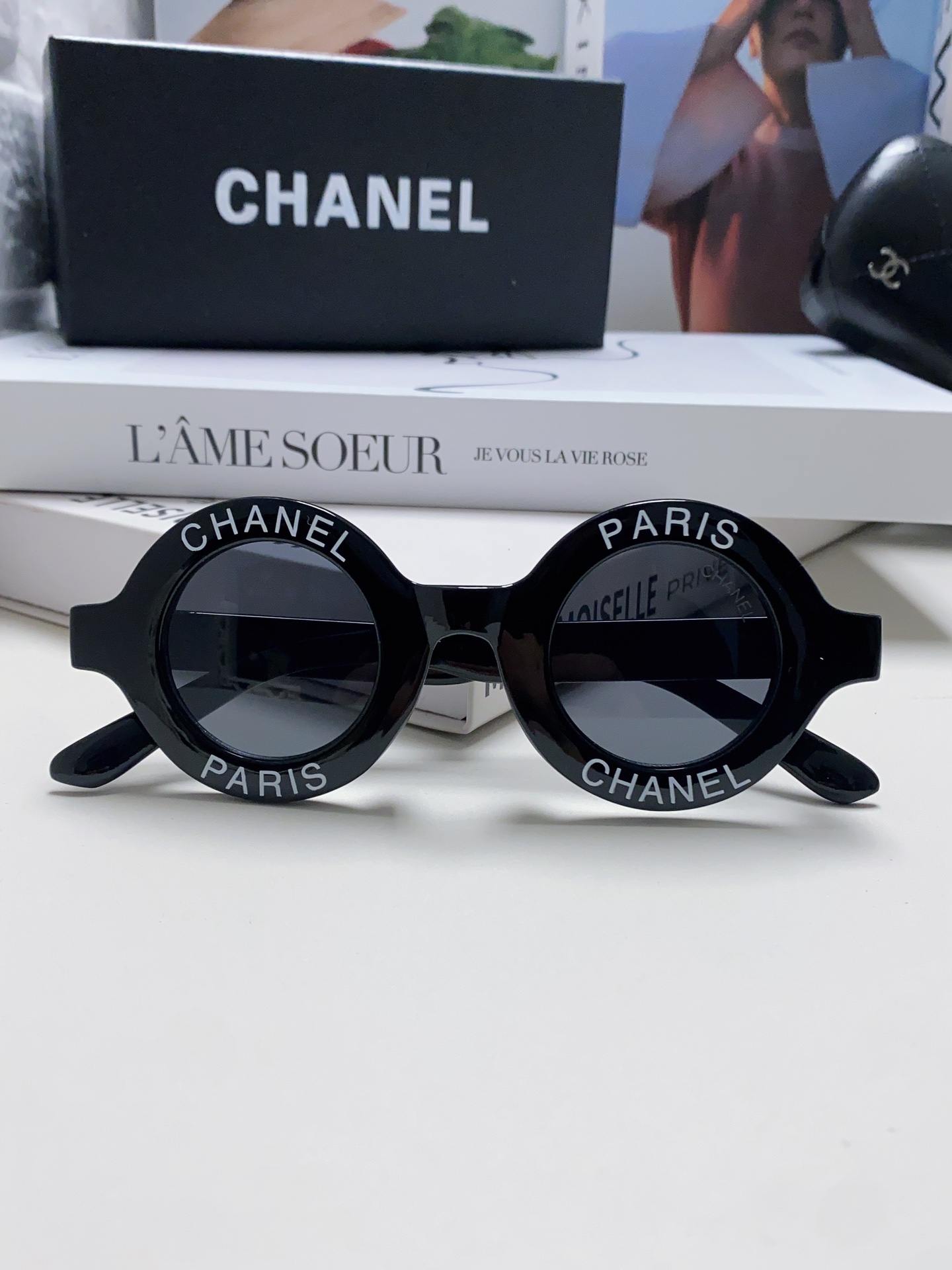Chanel香奈儿英文字母墨镜女款潮欧美时尚街拍黑白条纹圆框太阳镜眼镜