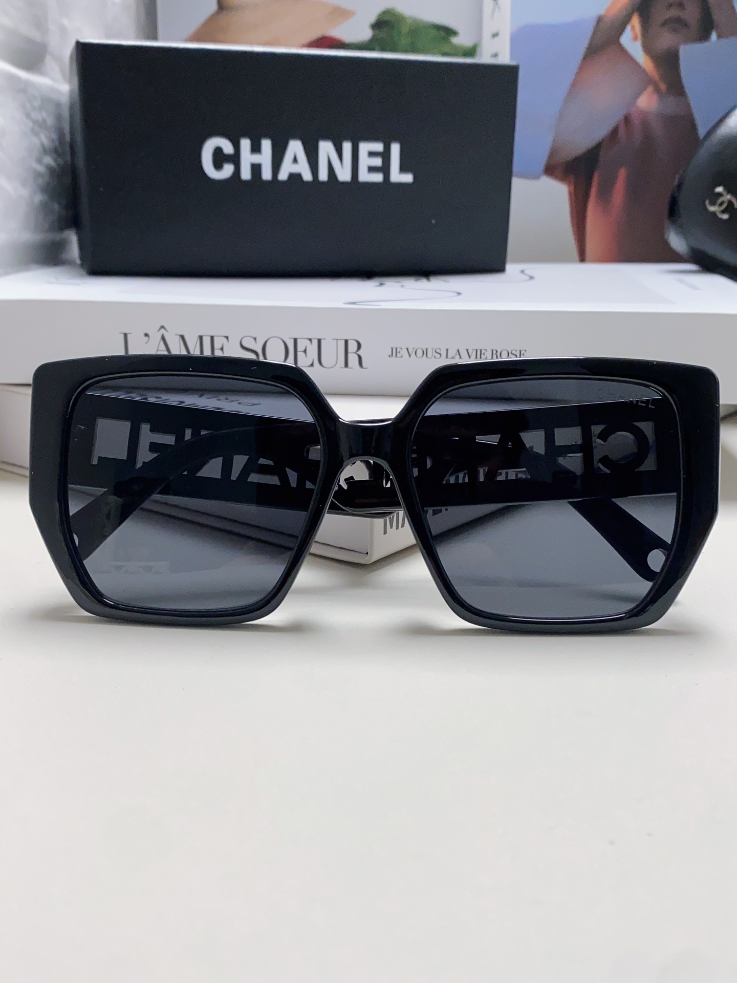 Chanel香奈儿2024新款英文字母方框太阳镜女韩版潮流百搭墨镜网红街拍简约眼镜