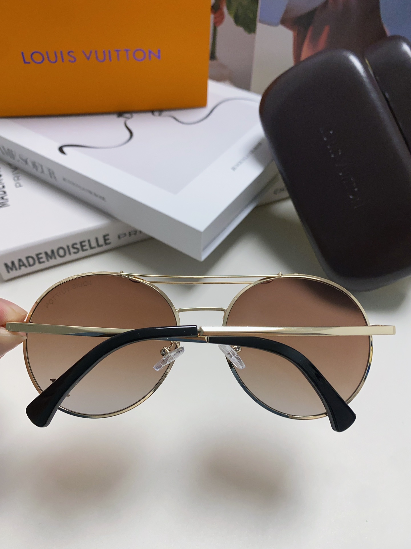 Lv路易威登2024新款太阳眼镜复古潮酷墨镜高品质高质感金属圆框男女通用