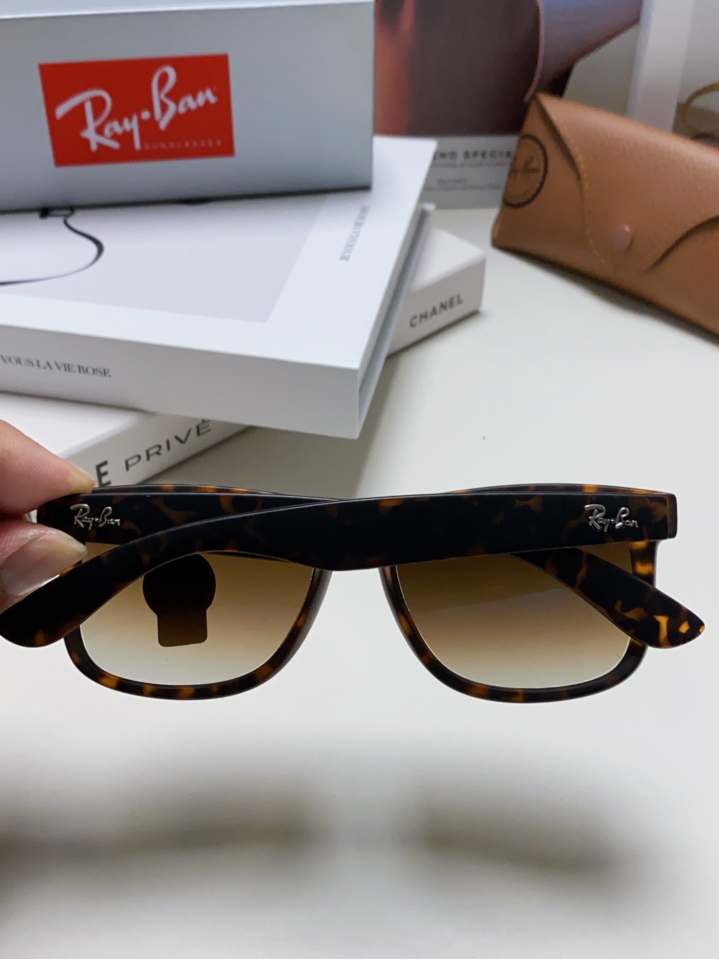 RAYBAN 雷朋 经典太阳镜  夏日限定色彩 男女通用款 Model ：RB4165 Size：55-