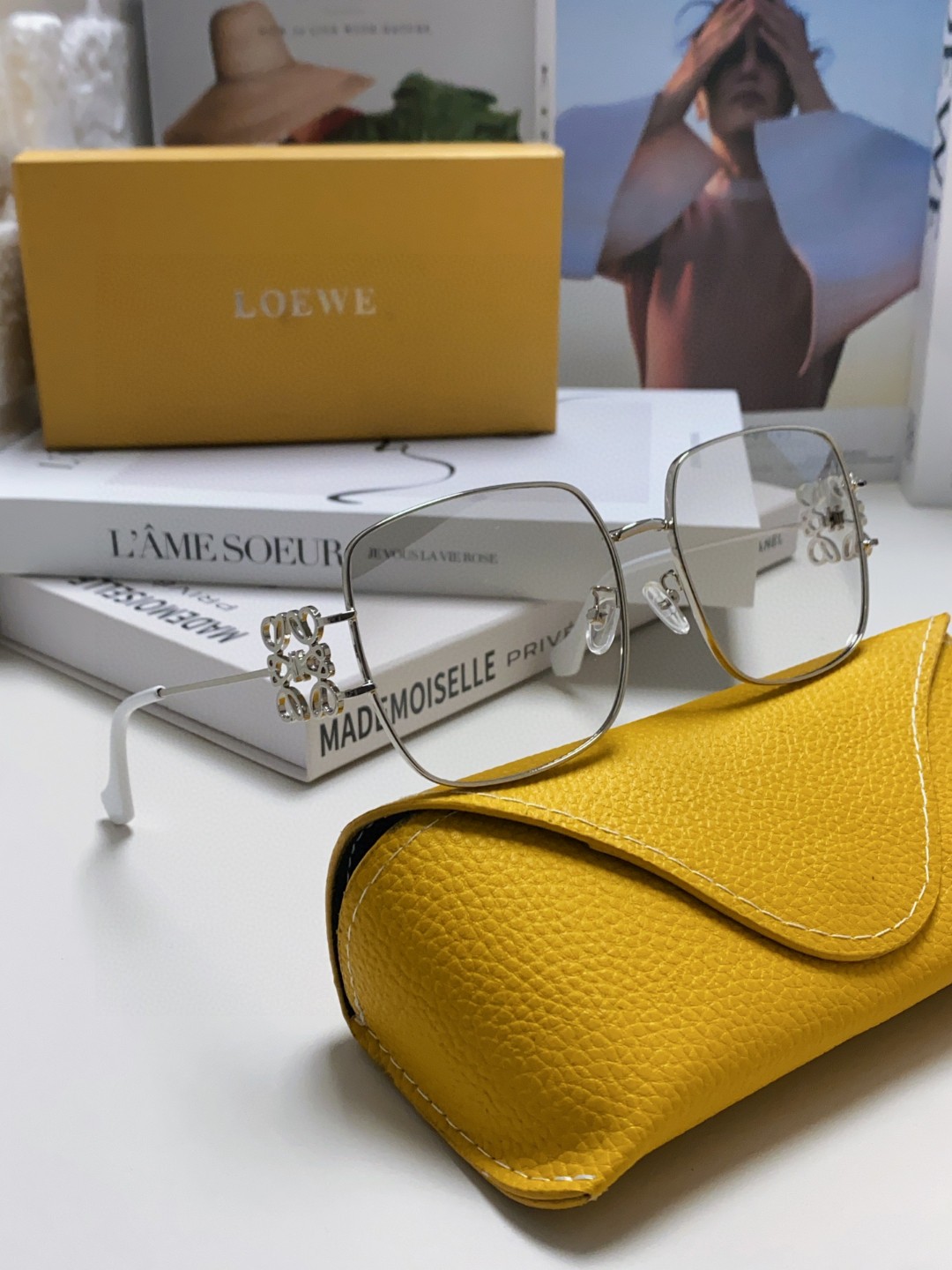 Loewe罗意威2024新款太阳眼镜女士方形时尚潮流复古风金属个性墨镜大框