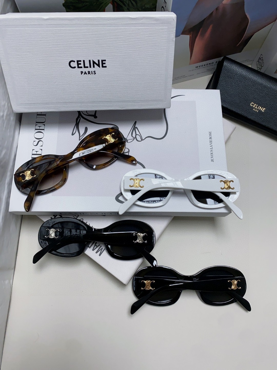  Celine CL40194 高版复刻
凯旋门太阳镜超级明星款 
毫不犹豫就下手了。。
size 52