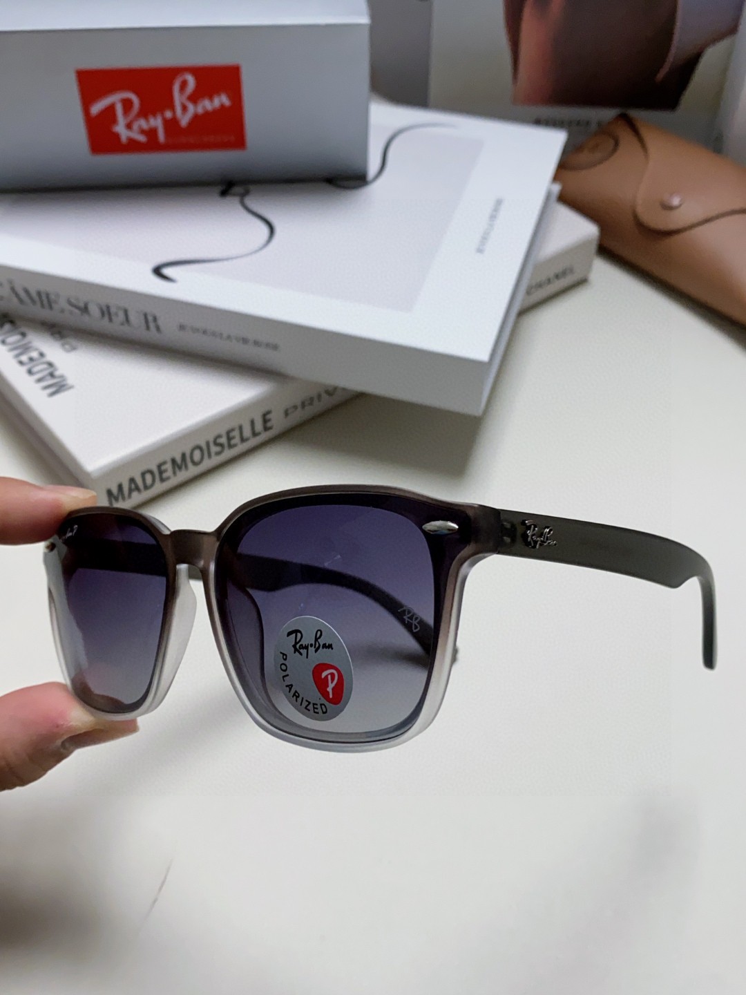  RayBan雷朋太阳镜黑超时尚眼镜开车防晒男女同款偏光墨镜 RB8377 