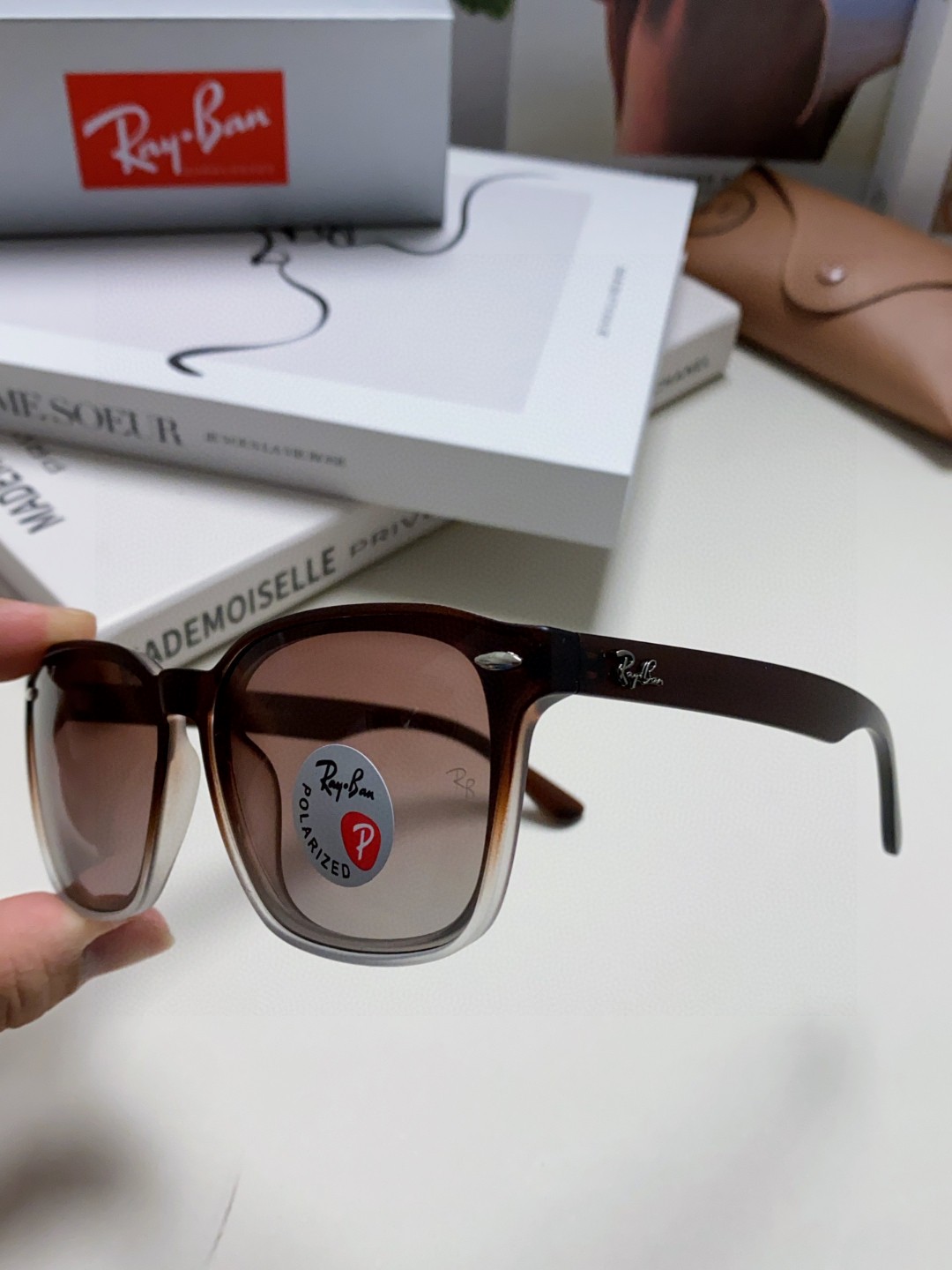  RayBan雷朋太阳镜黑超时尚眼镜开车防晒男女同款偏光墨镜 RB8377 