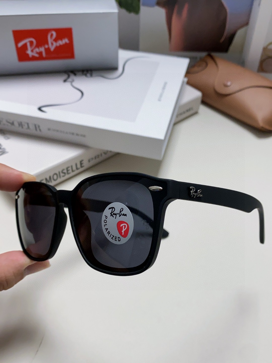  RayBan雷朋太阳镜黑超时尚眼镜开车防晒男女同款偏光墨镜 RB8377 