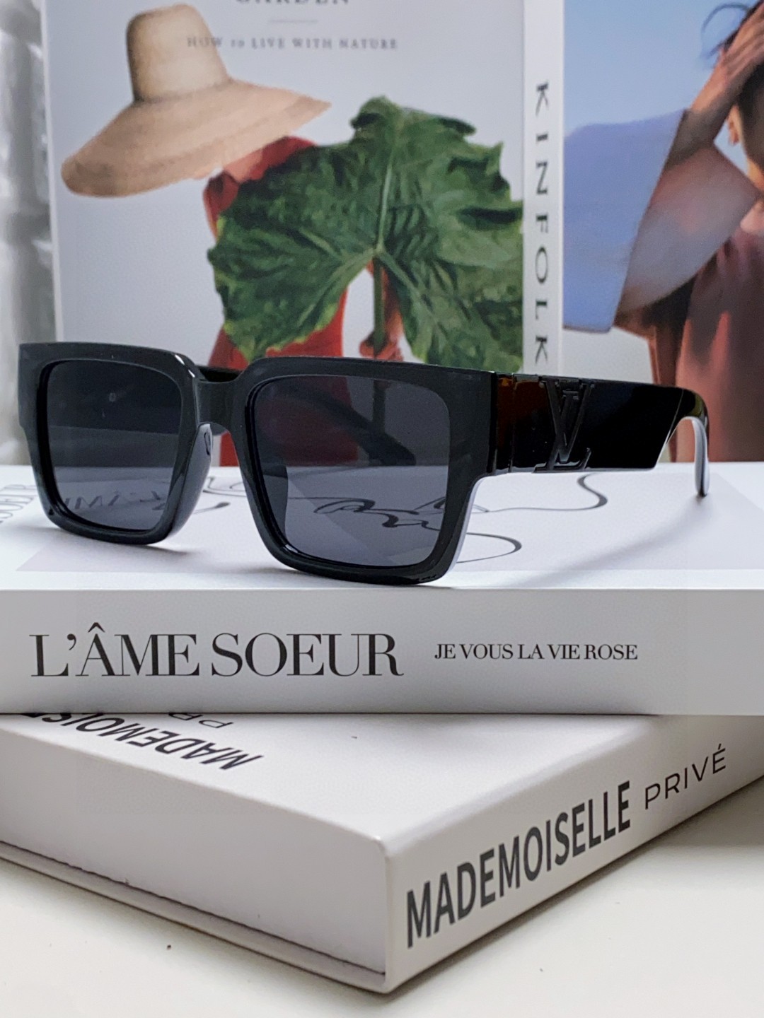 NO:269075,LV Louis Vuitton New sunglasses retro personality avant-garde sunglasses model high-quality board high-quality square frame glasses sunglasses, glasses, louis vuitton, louis vuitton19860909LV 路易威登 新款太阳眼镜复古个性前卫 墨镜模特款高质感板材高品质方框眼镜墨镜太阳镜,眼镜,louis vuitton,louis vuitton,glasses