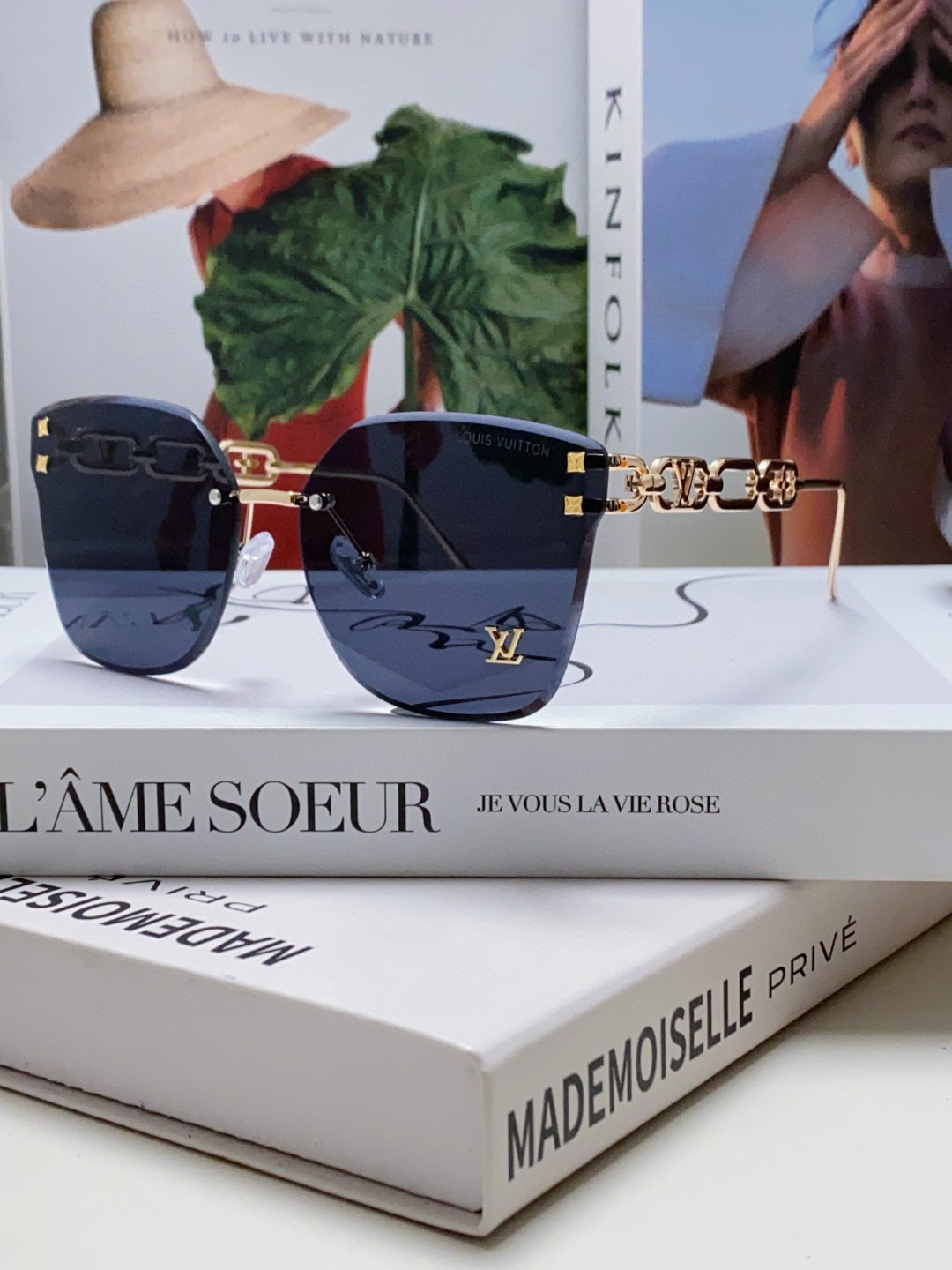 NO:269081,Lv Louis Vuitton New frameless edge letter style high-end full print female sunglasses for men and women Glasses sunglasses, glasses, louis vuitton, louis vuitton19860909Lv路易威登 新款无框切边字母款高级感满印花女太阳镜 男女通用 眼镜墨镜太阳镜,眼镜,louis vuitton,louis vuitton,glasses