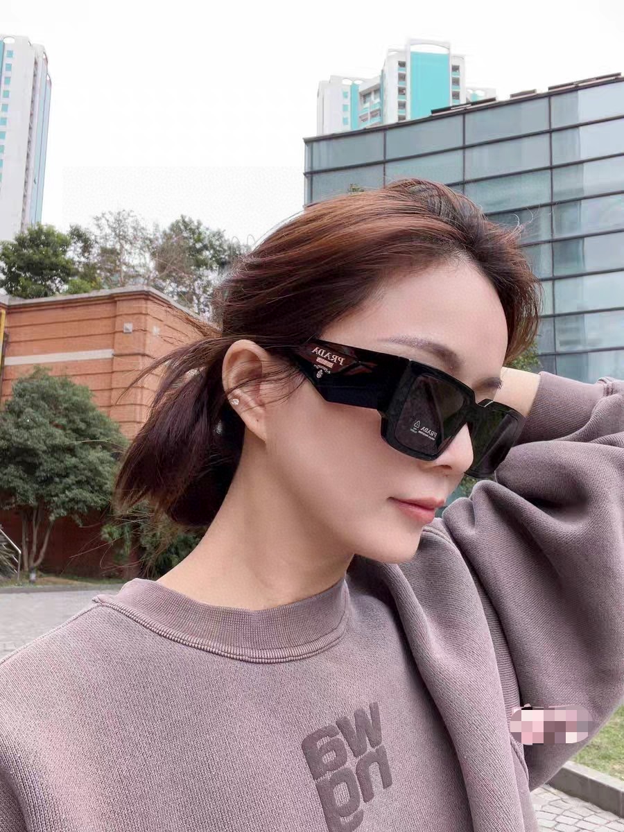 PRADA普拉达2024新款欧美墨镜女夏小脸高级感韩版个性海边度假遮阳太阳眼镜男女通用