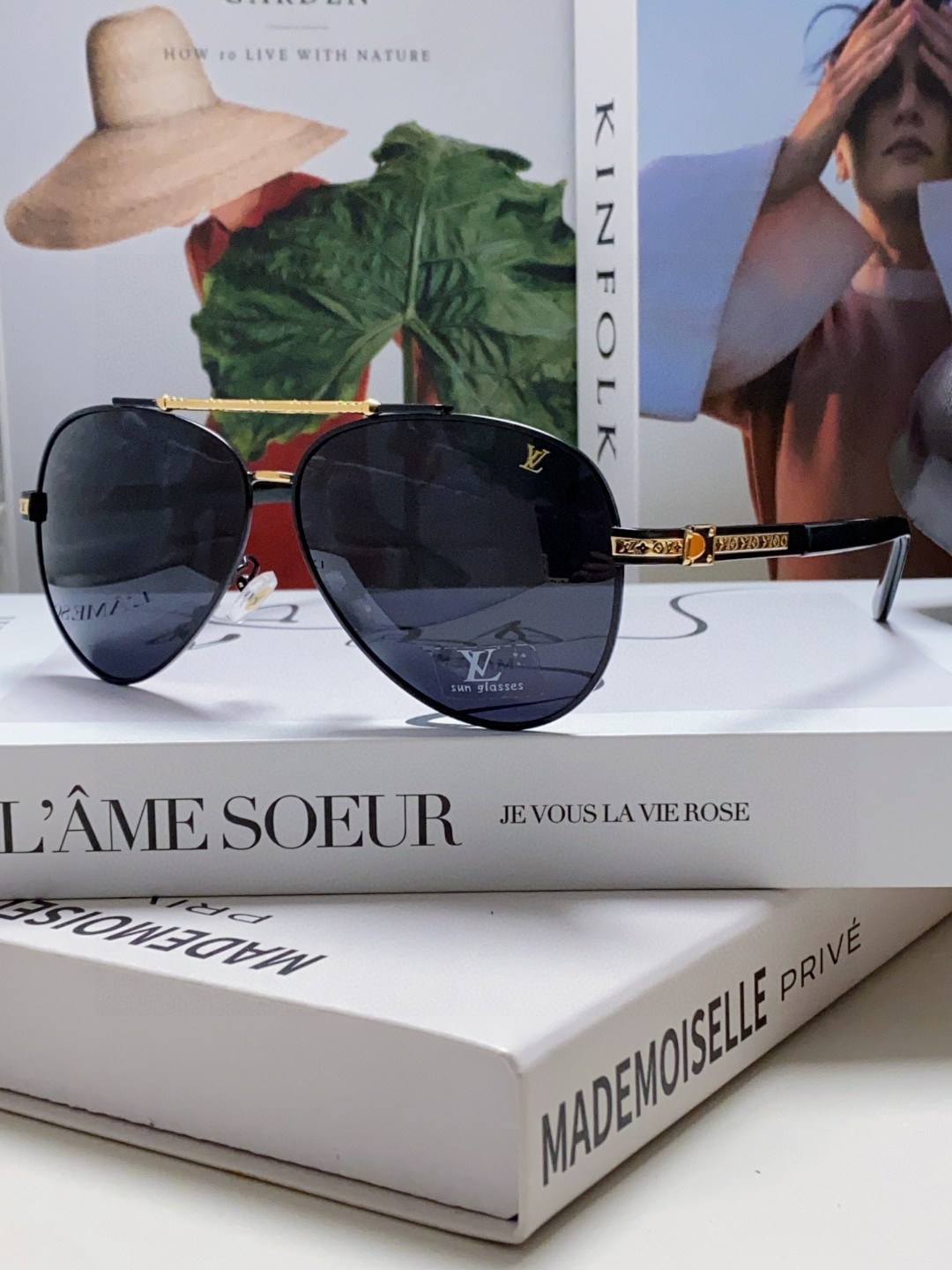 NO:252511,Lv Louis Vuitton New product fashion personality double beam pilot toad glasses polarized sunglasses new trendy UV sunglasses for men and women driving special UV sunglasses sunglasses, glasses, louis vuitton, louis vuitton19860909Lv路易威登 新品时尚个性双梁飞行员蛤蟆镜偏光太阳镜新款潮流男女开车专用防紫外线墨镜眼镜墨镜太阳镜,眼镜,louis vuitton,louis vuitton,glasses