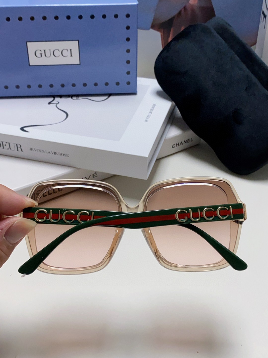 Gucci古奇防晒太阳镜时尚欧美风遮掩镜超显笑脸百搭