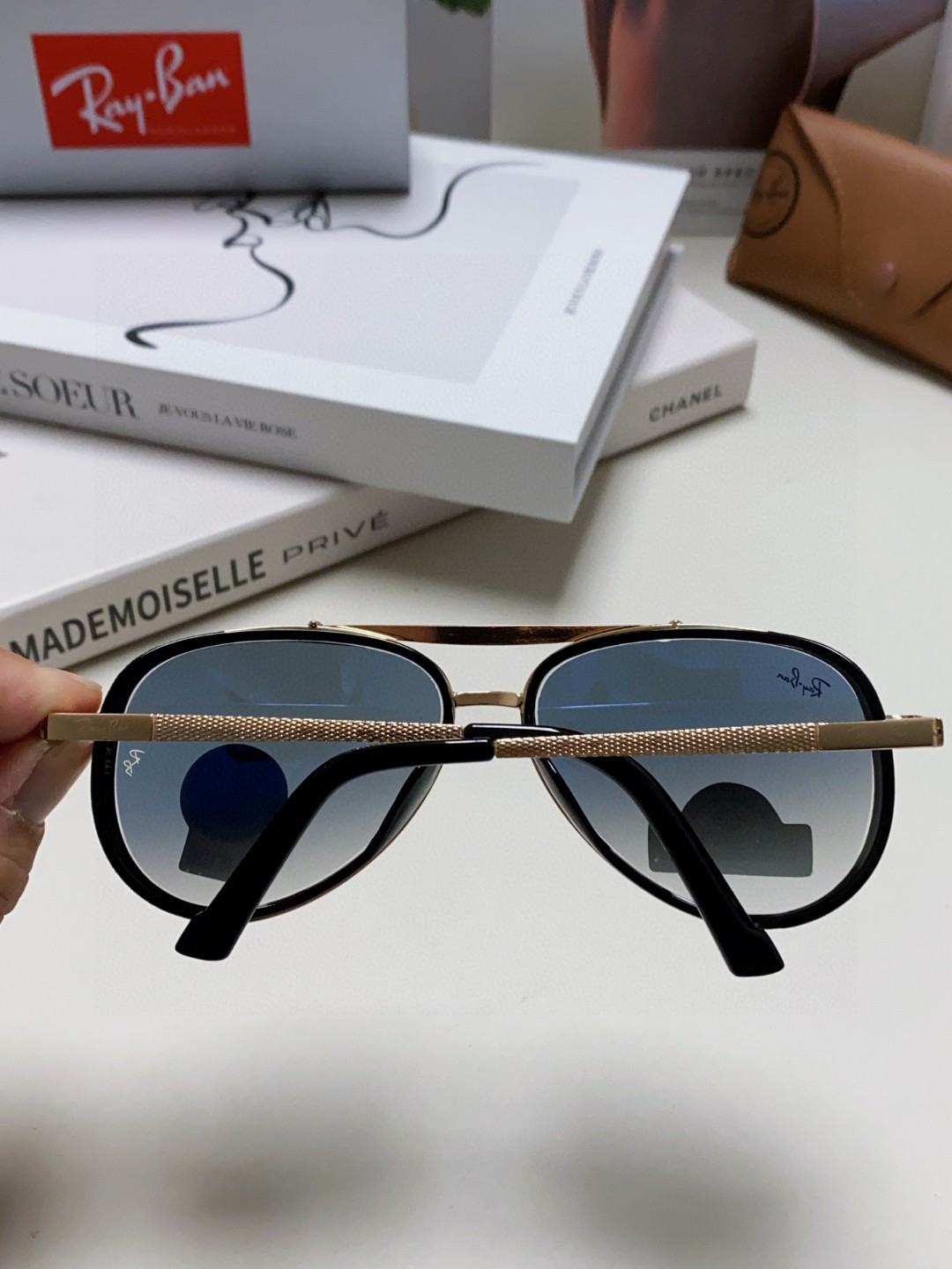  RAYBAN 雷朋 RB4414 新款时尚框 炫彩潮款太阳镜，男女通用🔝🔝。size：68-14-13