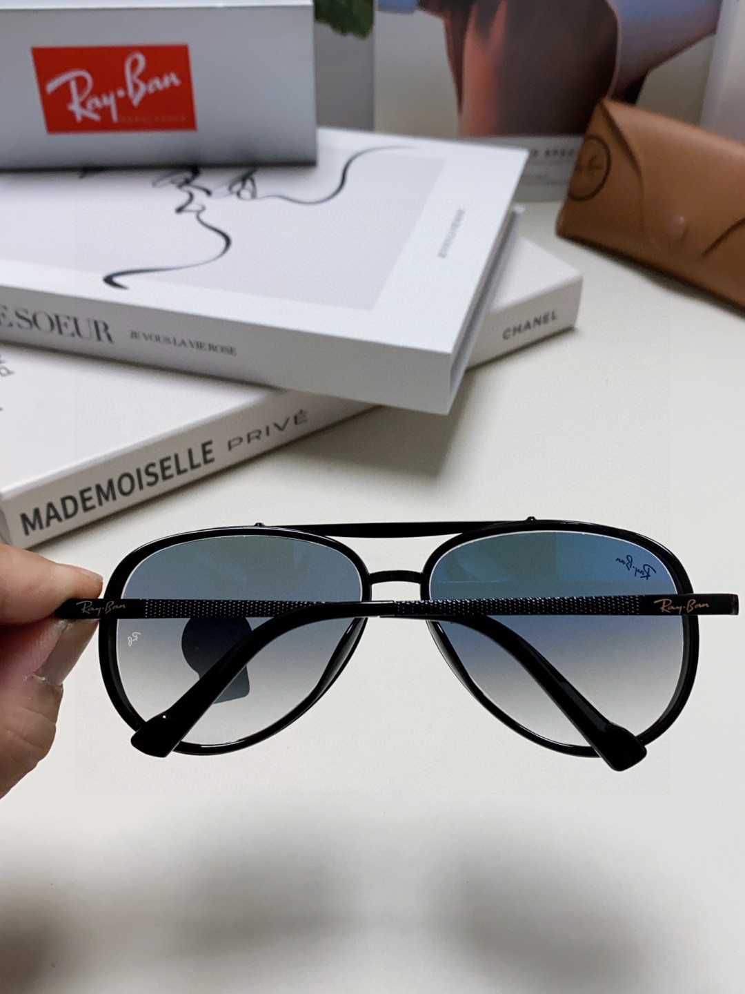  RAYBAN 雷朋 RB4414 新款时尚框 炫彩潮款太阳镜，男女通用🔝🔝。size：68-14-13