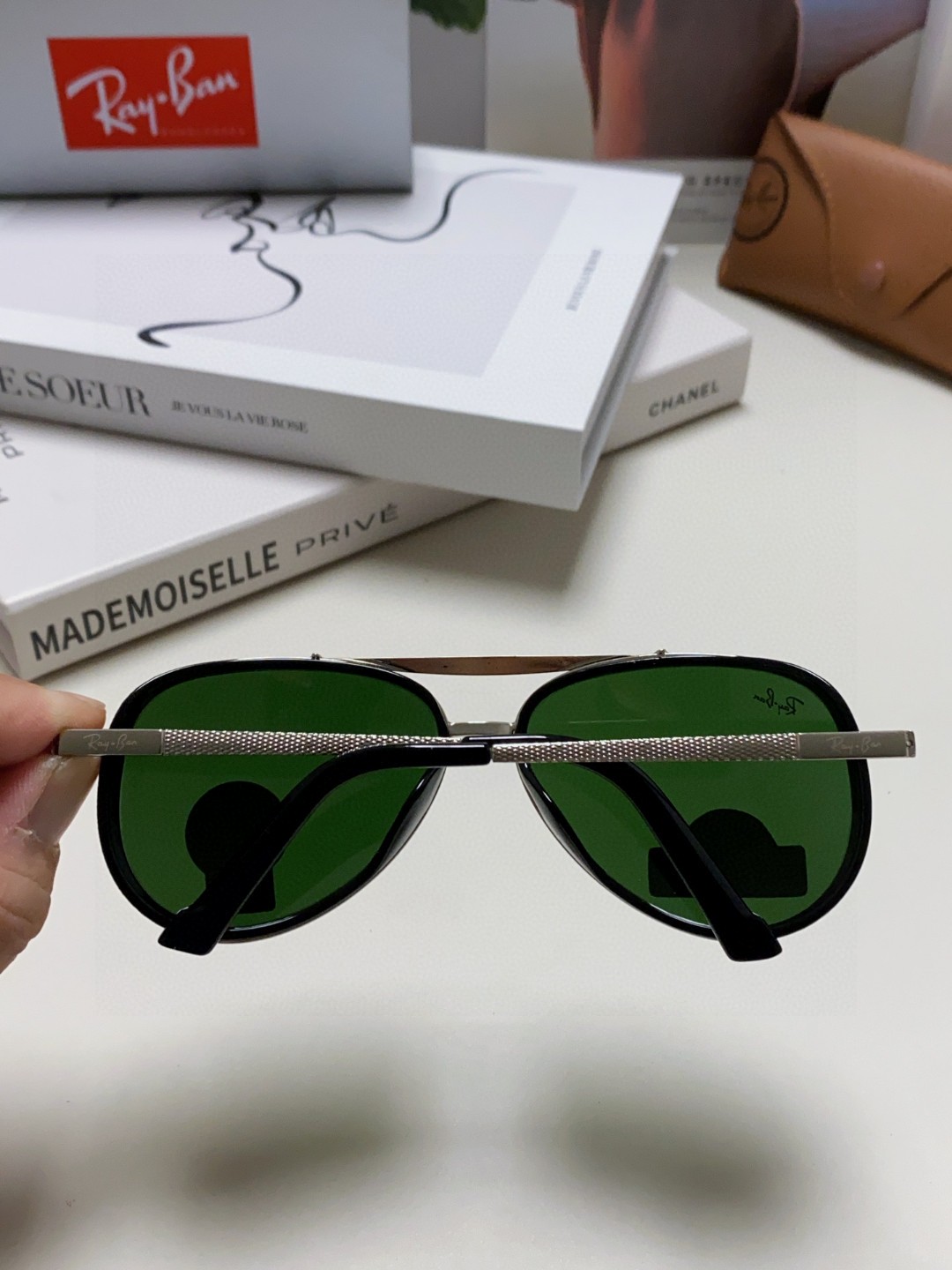  RAYBAN 雷朋 RB4414 新款时尚框 炫彩潮款太阳镜，男女通用🔝🔝。size：68-14-13