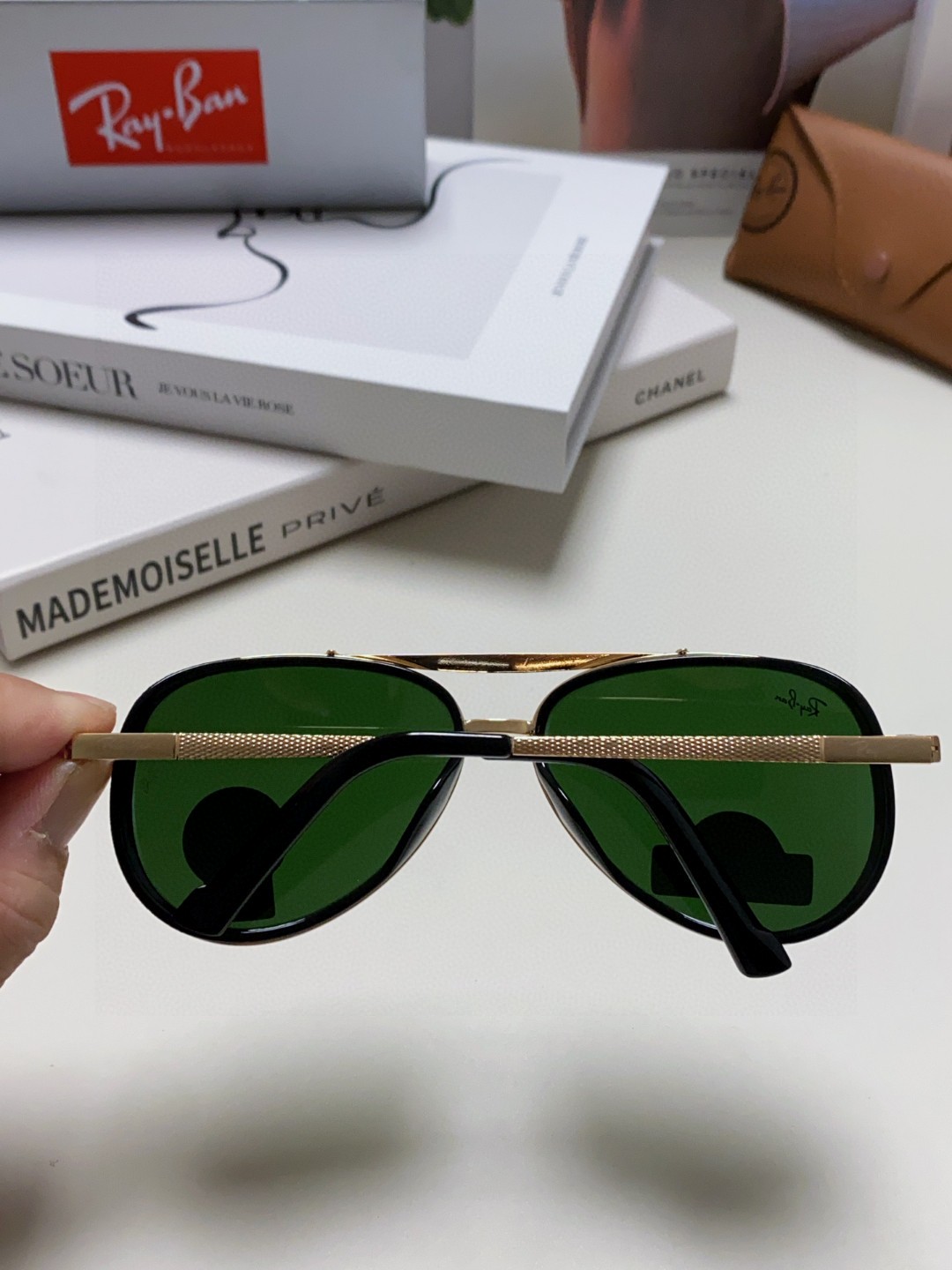  RAYBAN 雷朋 RB4414 新款时尚框 炫彩潮款太阳镜，男女通用🔝🔝。size：68-14-13