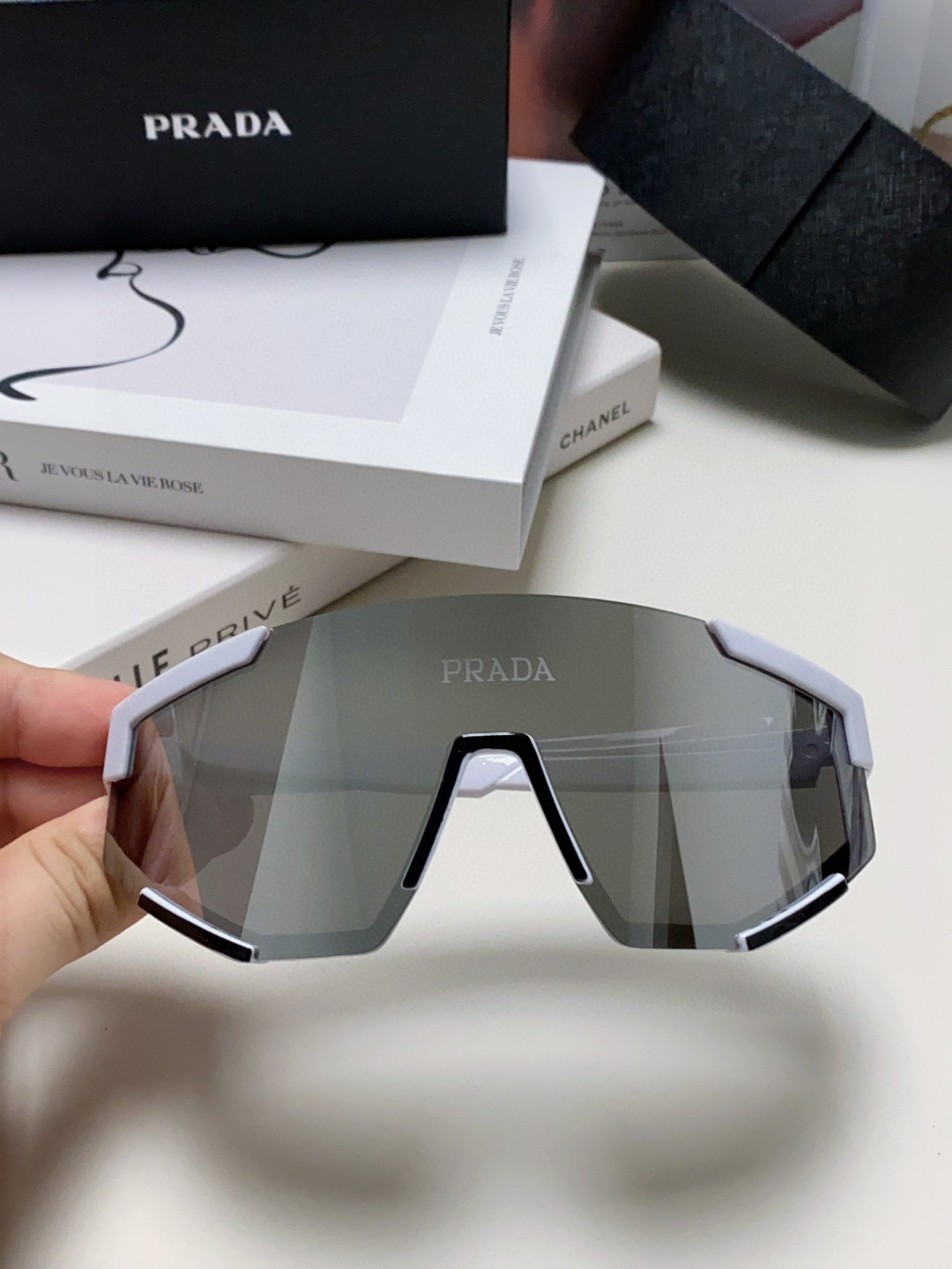  PRADA 普拉达 欧美高级感超轻大框连体防紫外线墨镜滑雪骑行户外护目太阳眼镜 男女通用 风镜