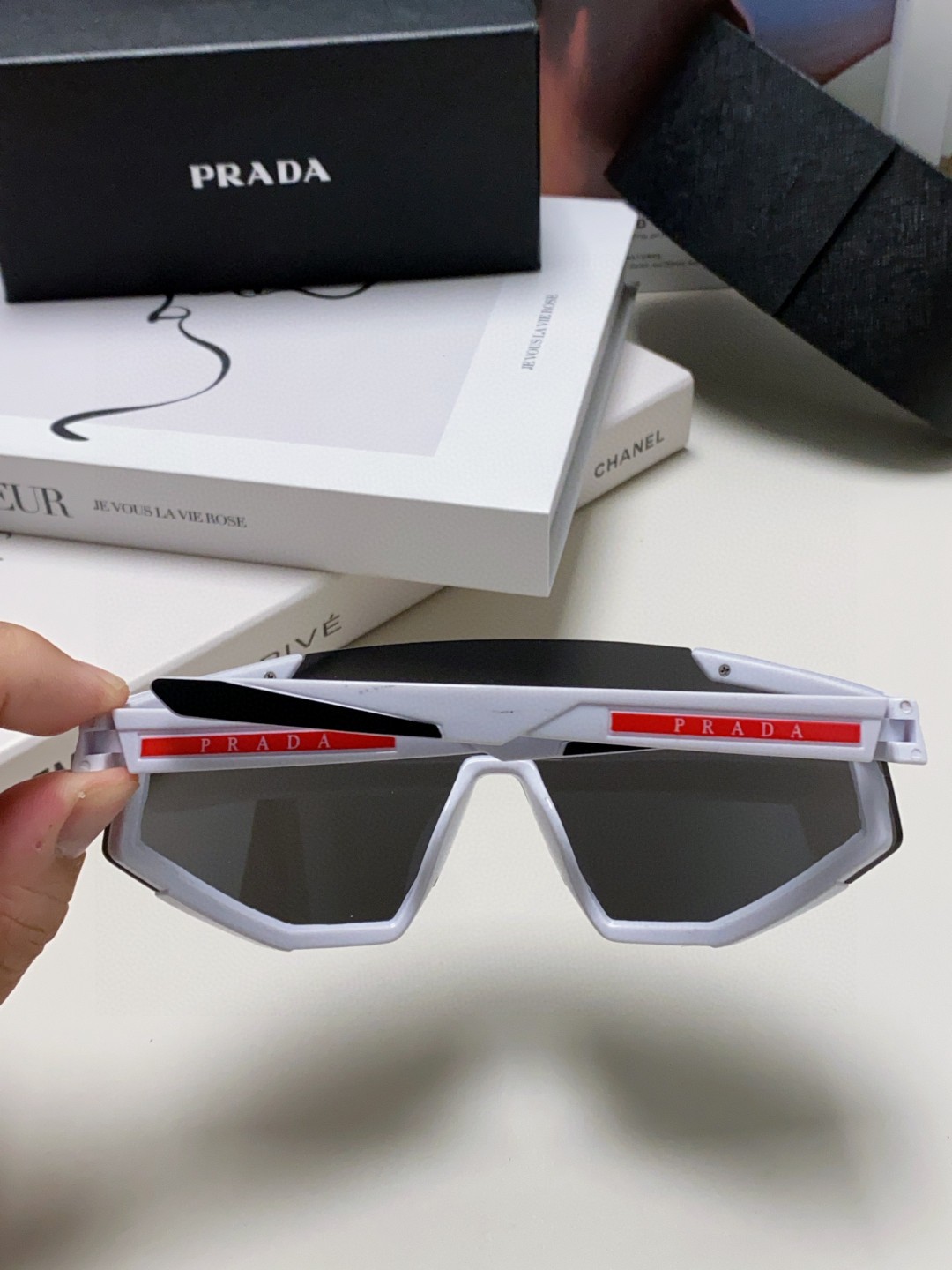  PRADA 普拉达 欧美高级感超轻大框连体防紫外线墨镜滑雪骑行户外护目太阳眼镜 男女通用 风镜