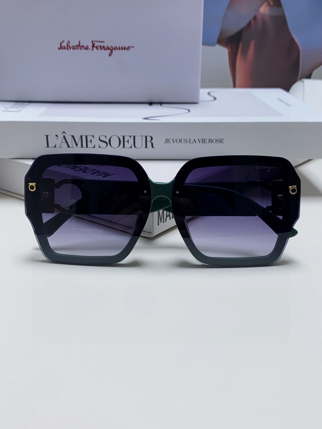  Ferragamo菲拉格慕2025新品 欧美新款男生个性太阳镜女士防紫外线墨镜时尚运动情侣 高端大气 