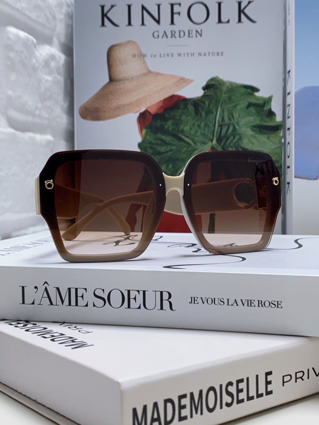  Ferragamo菲拉格慕2025新品 欧美新款男生个性太阳镜女士防紫外线墨镜时尚运动情侣 高端大气 