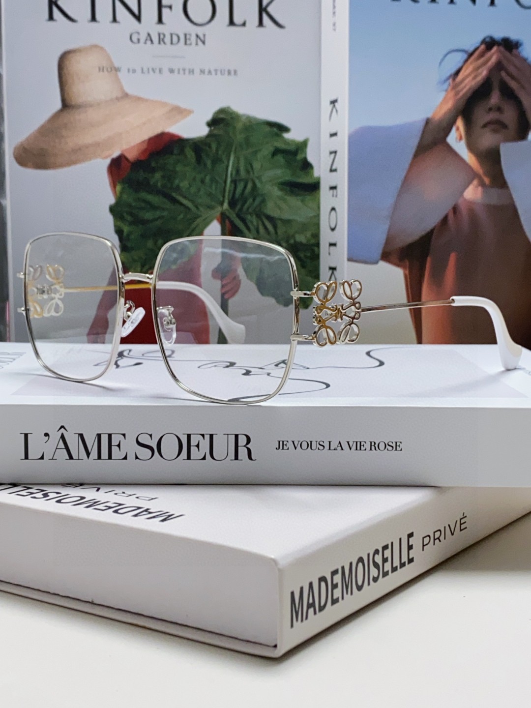  Loewe罗意威 2024新款太阳眼镜女士方形时尚潮流复古风金属个性墨镜大框 