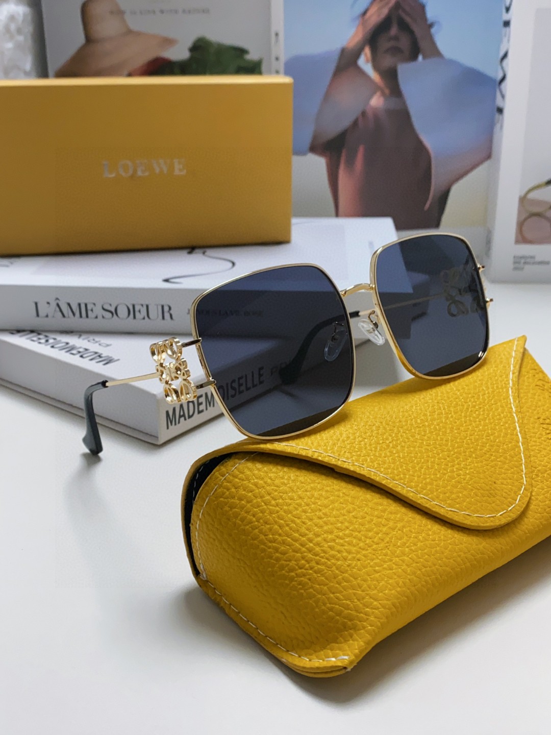  Loewe罗意威 2024新款太阳眼镜女士方形时尚潮流复古风金属个性墨镜大框 