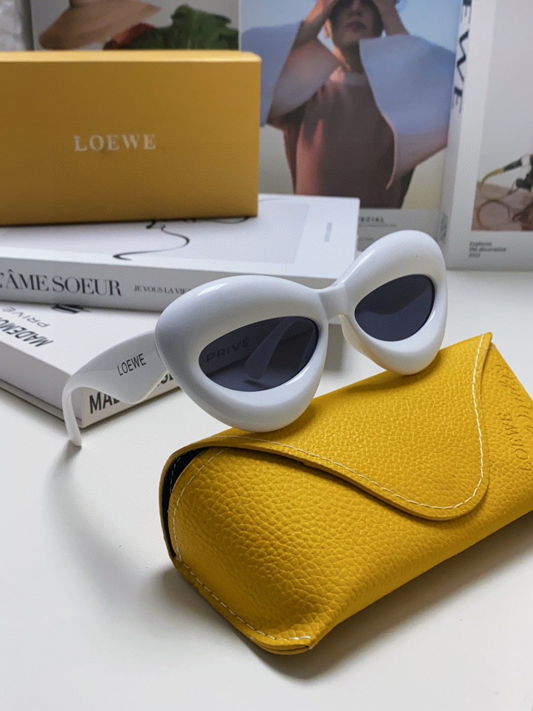  Loewe罗意威2025新款充气型椭圆太阳眼镜 时尚明星遮阳墨镜 大嘴唇 搞怪嘻哈欧美风 LW4009