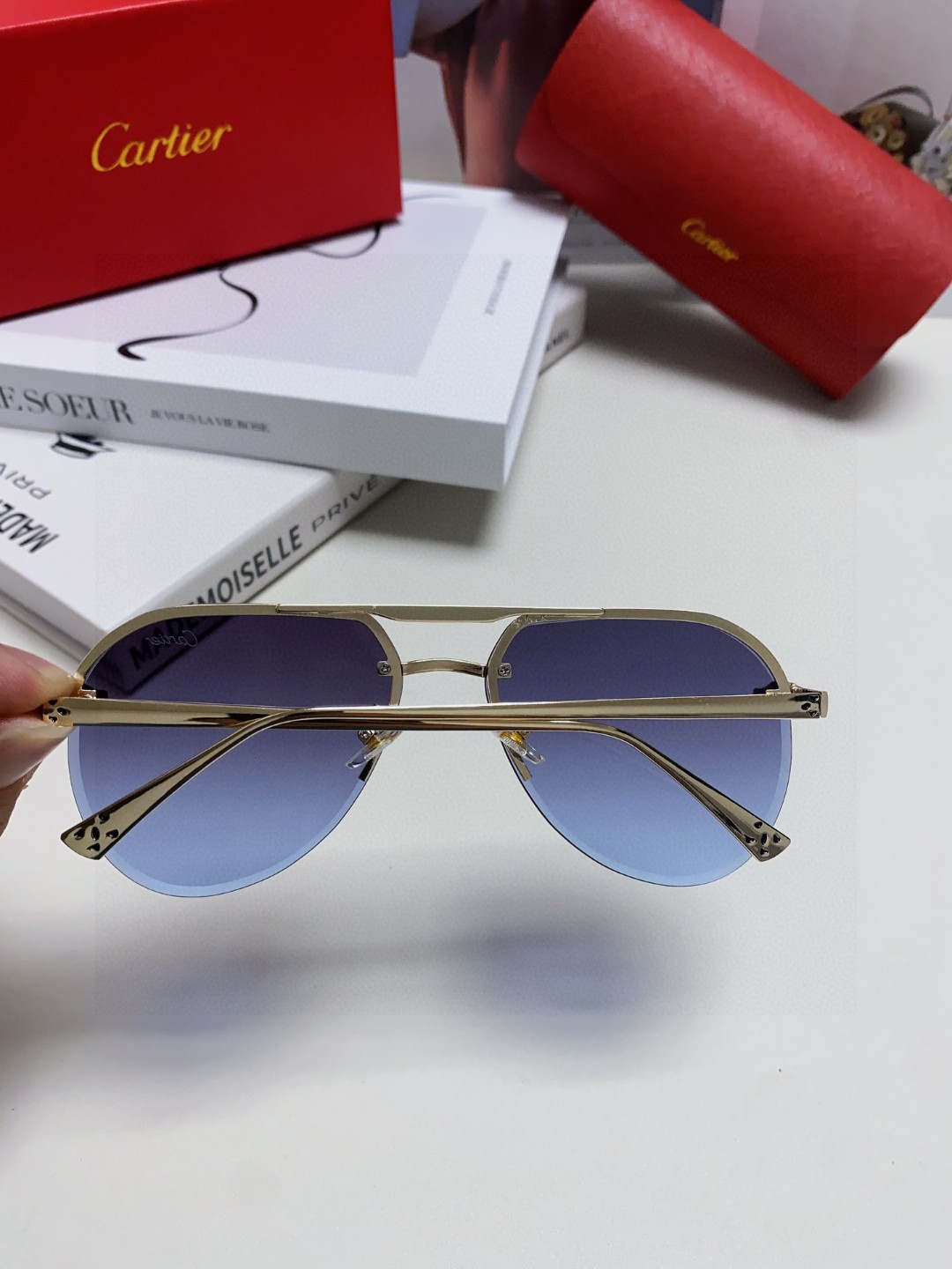  Cartier 卡地亚 墨镜 男女士圆框太阳眼镜 2025开车墨镜 新款金属太阳镜  时尚大方  舒适
