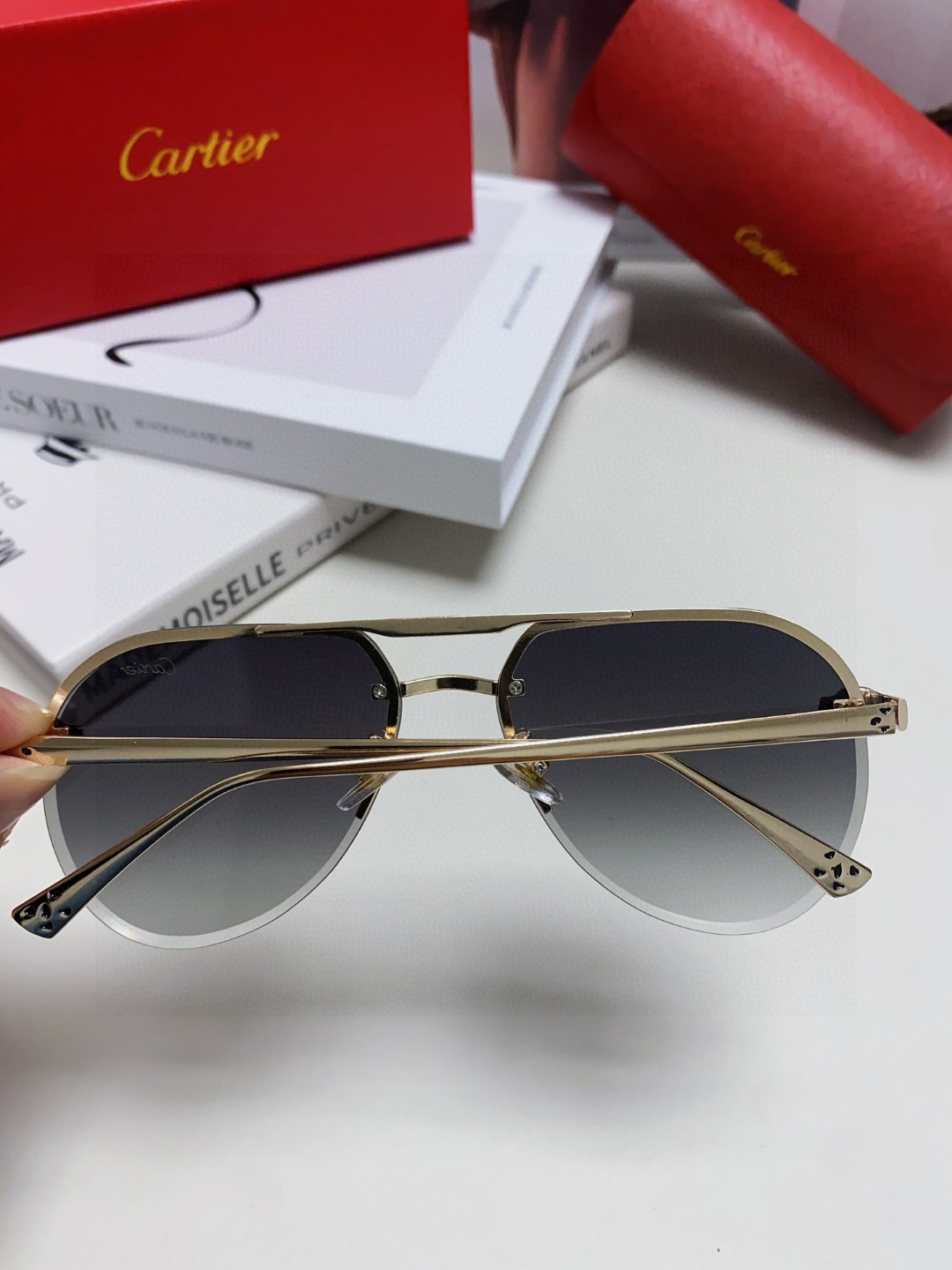  Cartier 卡地亚 墨镜 男女士圆框太阳眼镜 2025开车墨镜 新款金属太阳镜  时尚大方  舒适