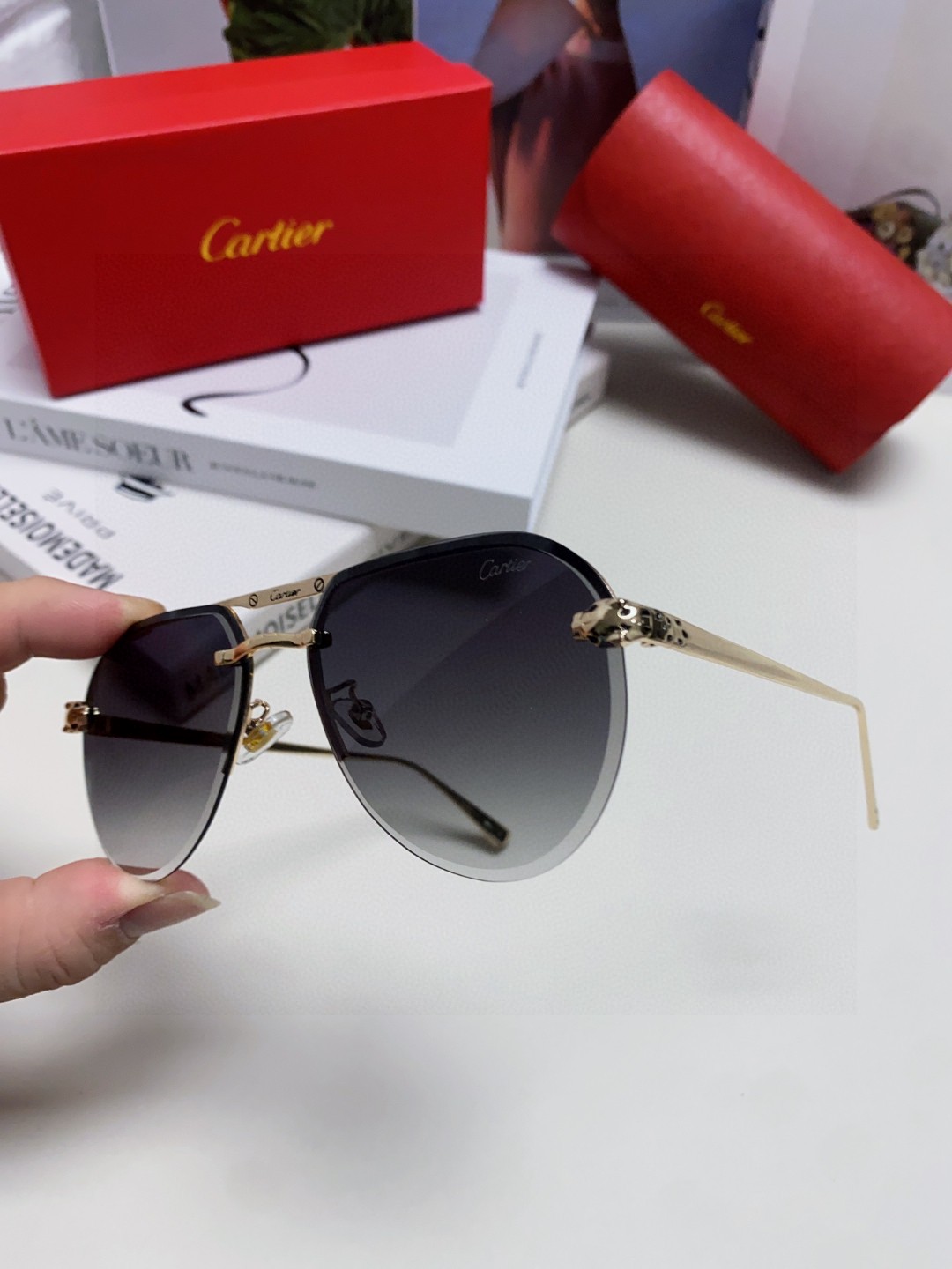  Cartier 卡地亚 墨镜 男女士圆框太阳眼镜 2025开车墨镜 新款金属太阳镜  时尚大方  舒适