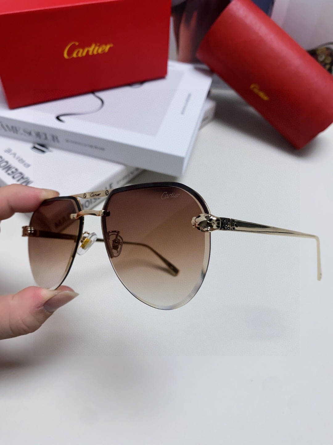  Cartier 卡地亚 墨镜 男女士圆框太阳眼镜 2025开车墨镜 新款金属太阳镜  时尚大方  舒适