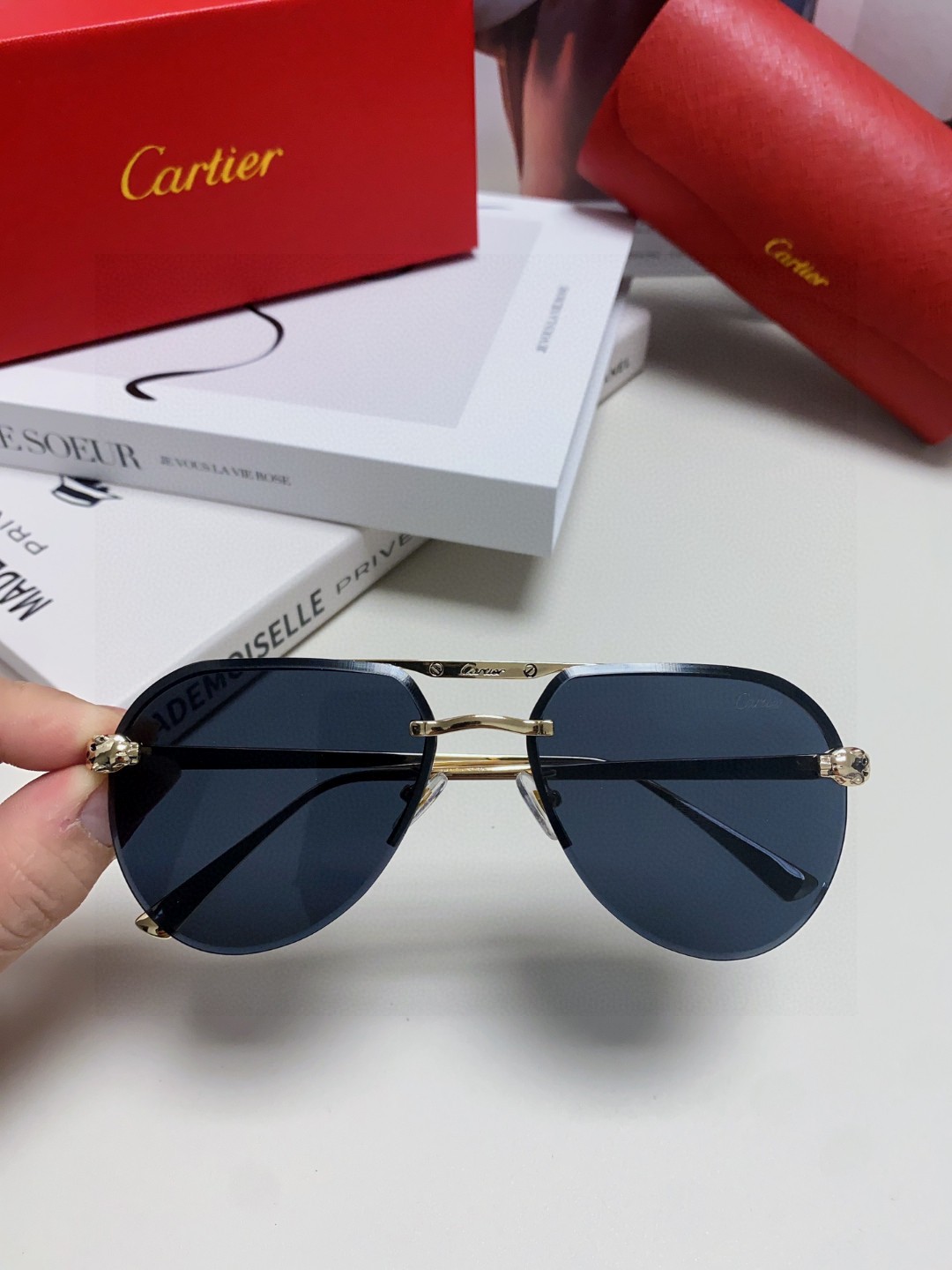  Cartier 卡地亚 墨镜 男女士圆框太阳眼镜 2025开车墨镜 新款金属太阳镜  时尚大方  舒适