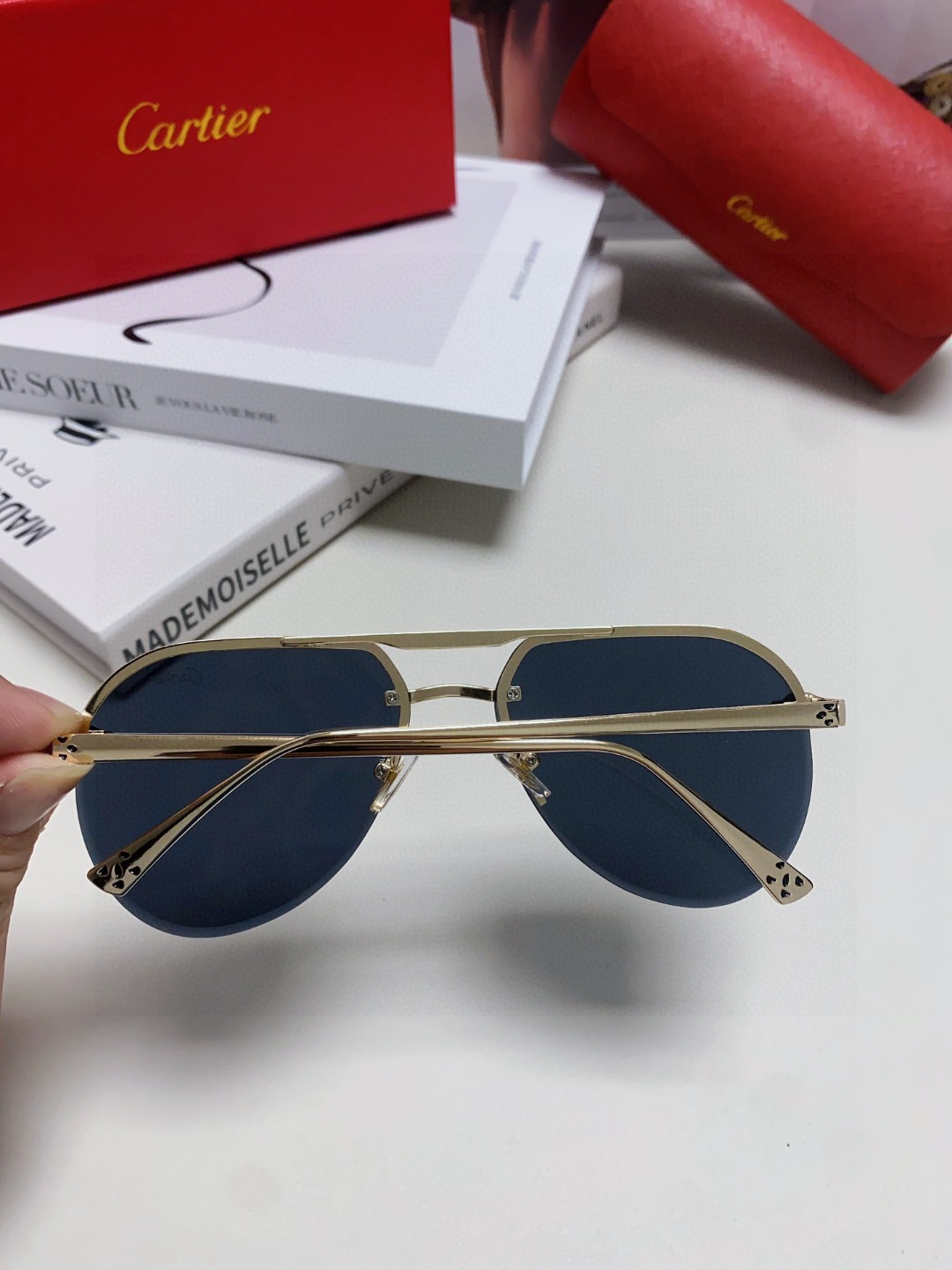  Cartier 卡地亚 墨镜 男女士圆框太阳眼镜 2025开车墨镜 新款金属太阳镜  时尚大方  舒适
