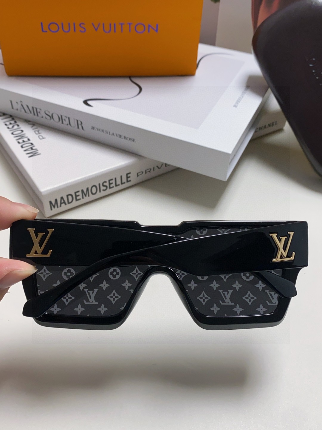 LV 路易威登 欧美大框连体太阳镜王鹤棣同款街拍潮酷眼镜时尚镶钻方形男女墨镜