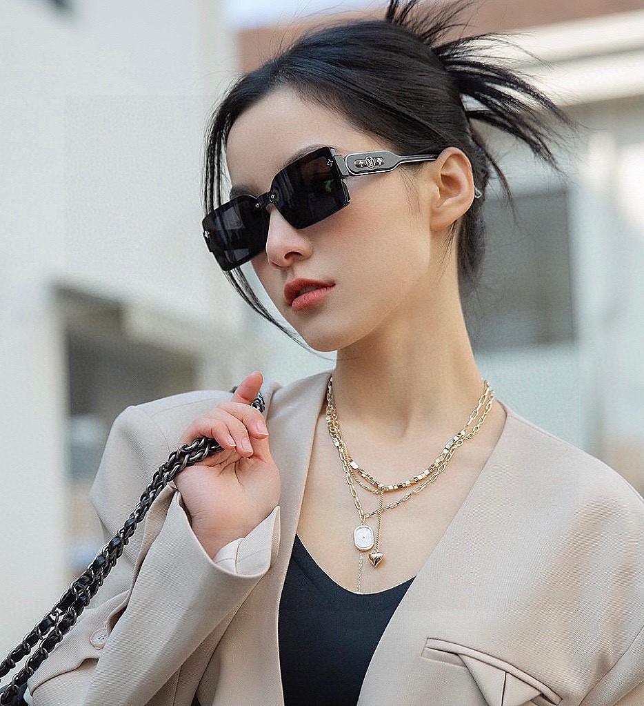  LV路易威登 2025新款太阳镜女款眼镜 女士开车用偏光墨镜方框显瘦个性复古