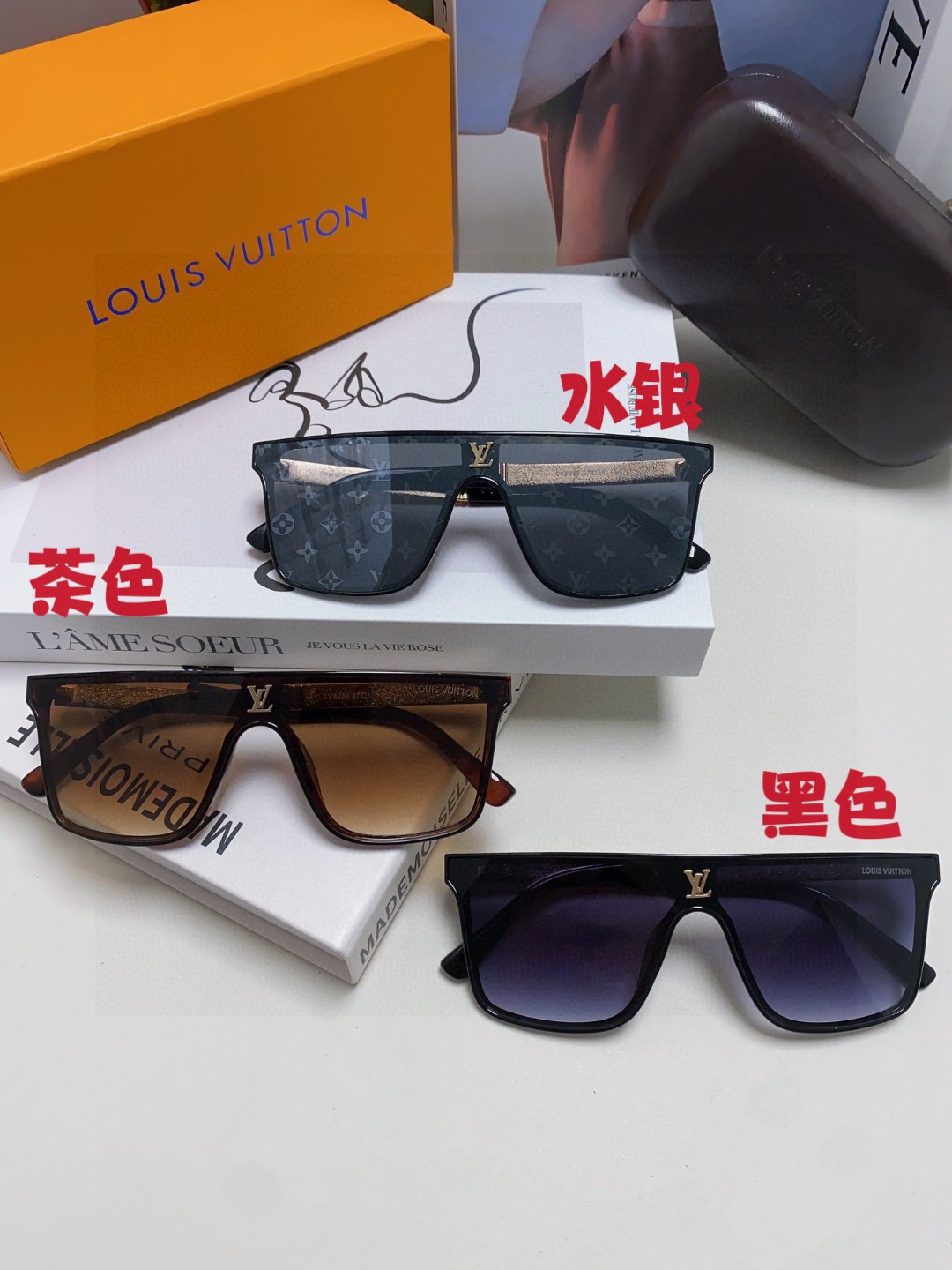  LV路易威登，镜片logo一点都不会影响视线
非常重工！细节多到壕无人性

打造出锋芒毕露的前框造型
