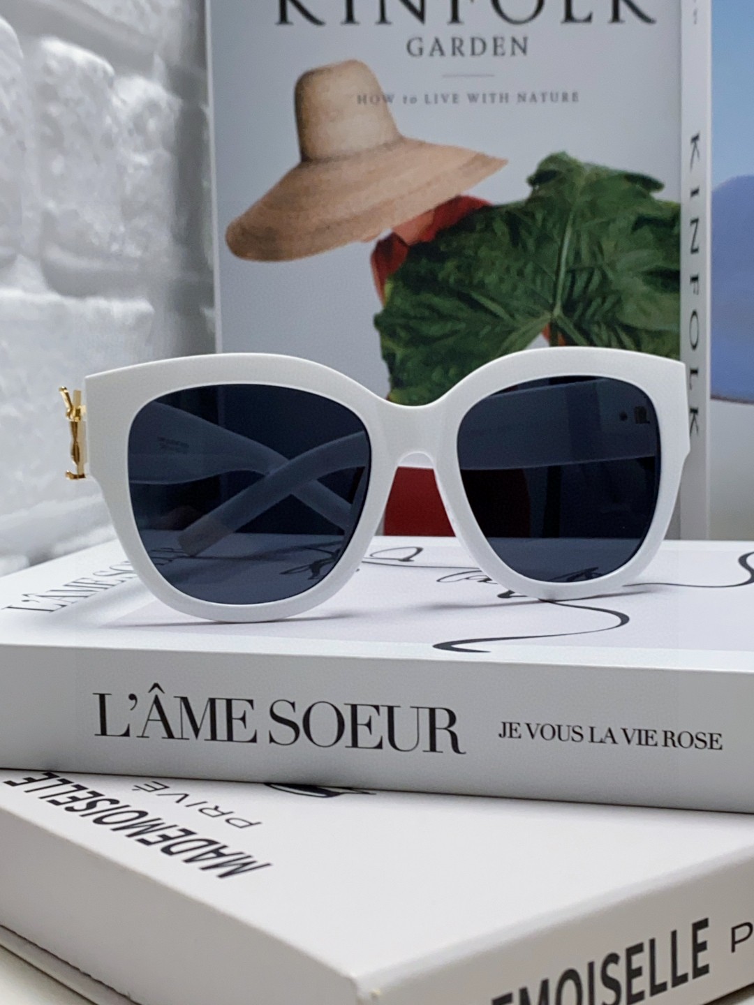  YSL圣罗兰 无法超逸的单品
跟足原版色 
肉眼可见的品质差别  
SAINT LAUREN
SL M