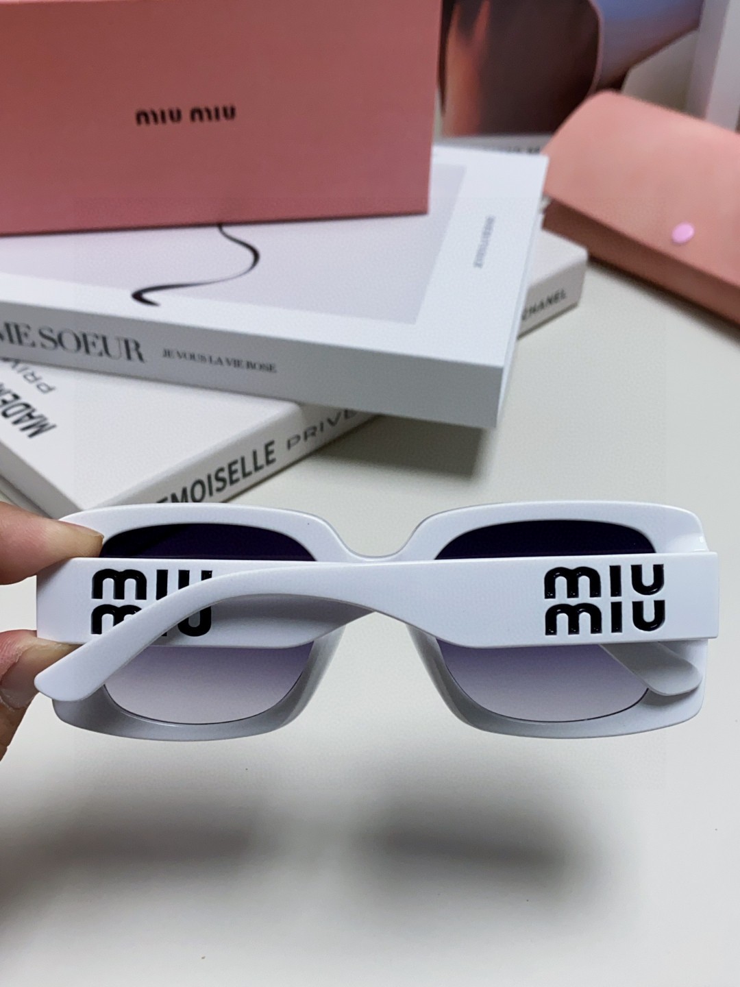  MiuMiu谬谬 2025新拼大框方形太阳镜 欧美千禧辣妹复古女ins网红街拍高级墨镜 女士墨镜