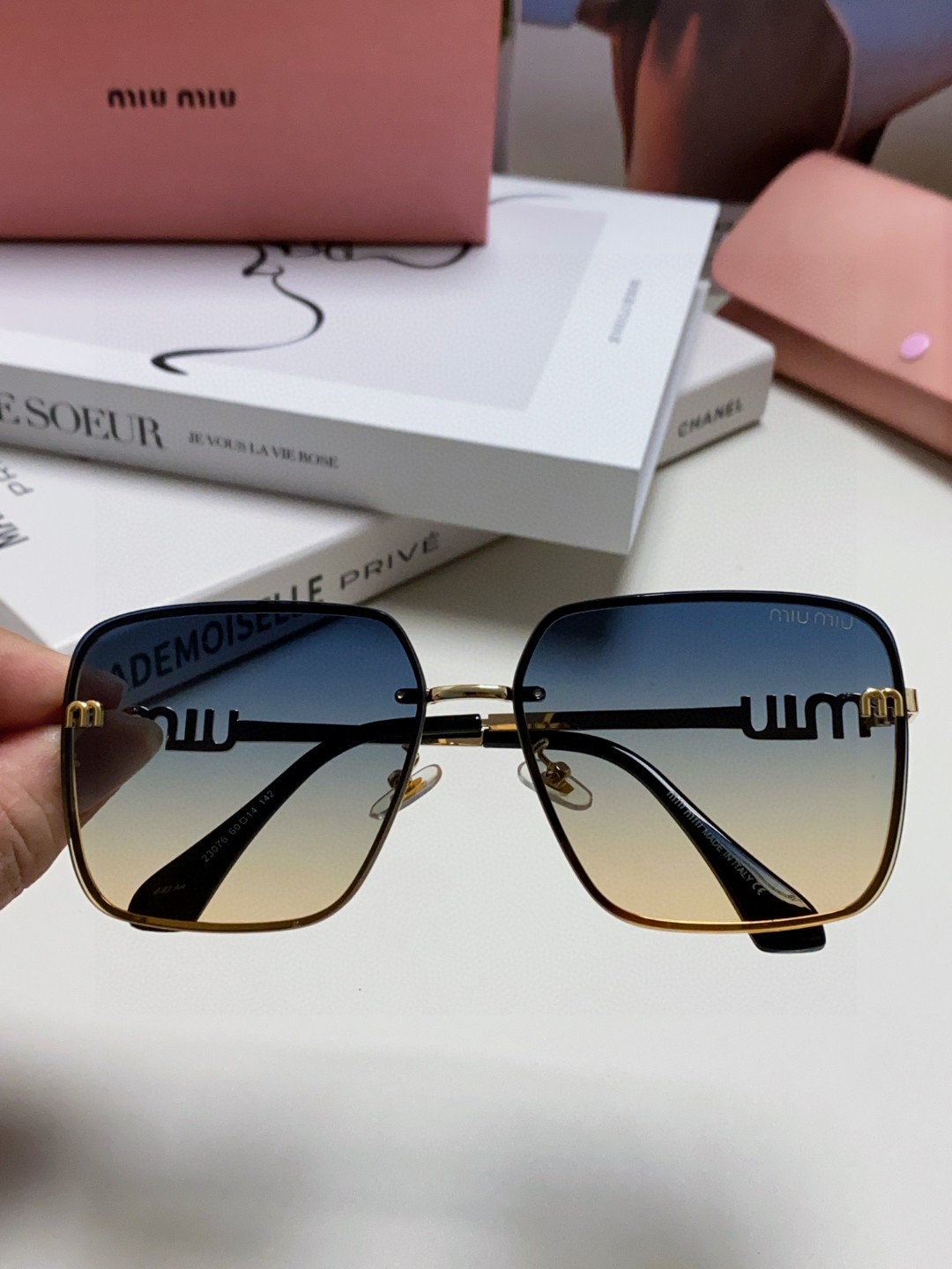  Miumiu缪缪 2025新品网红同款女士太阳眼镜时尚潮流墨镜开车防紫外线墨镜